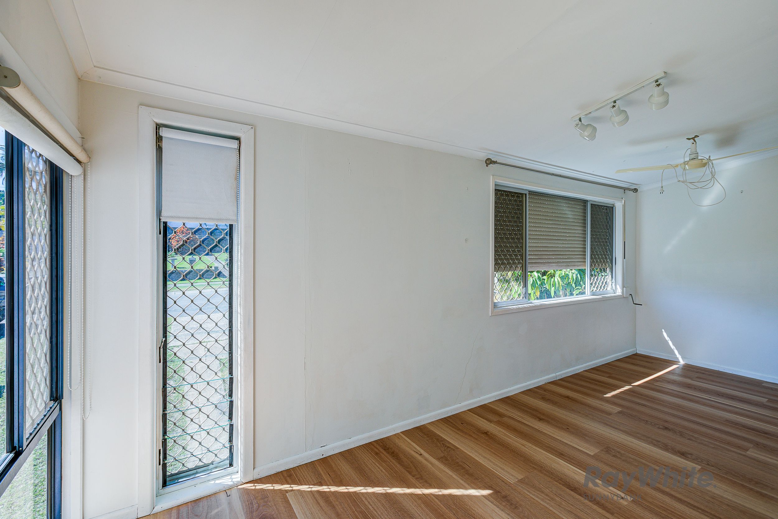 28 Tolverne Street — photo 8 of 15
