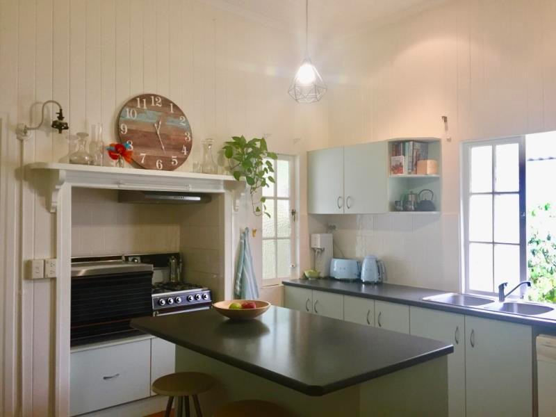 20 Mackay Terrace, Bardon, QLD 4065