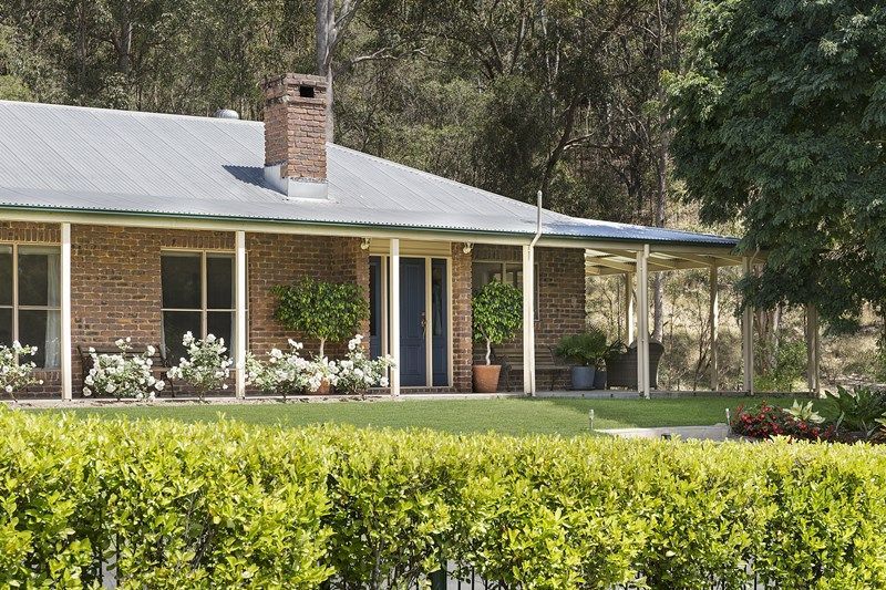 6 Rocheadon Drive, Eatons Hill, QLD 4037