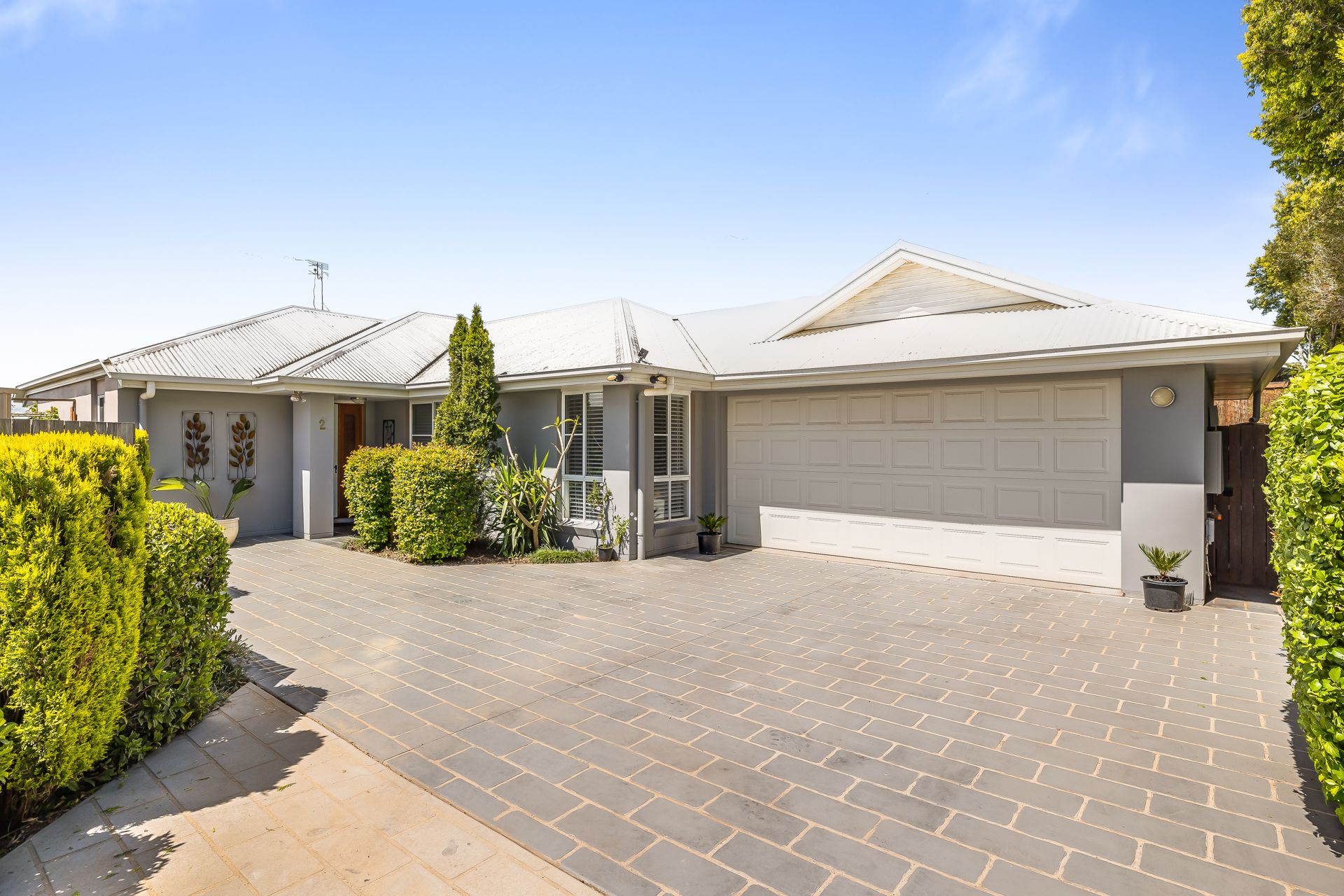 2/462 Mackenzie Street, Middle Ridge, QLD 4350