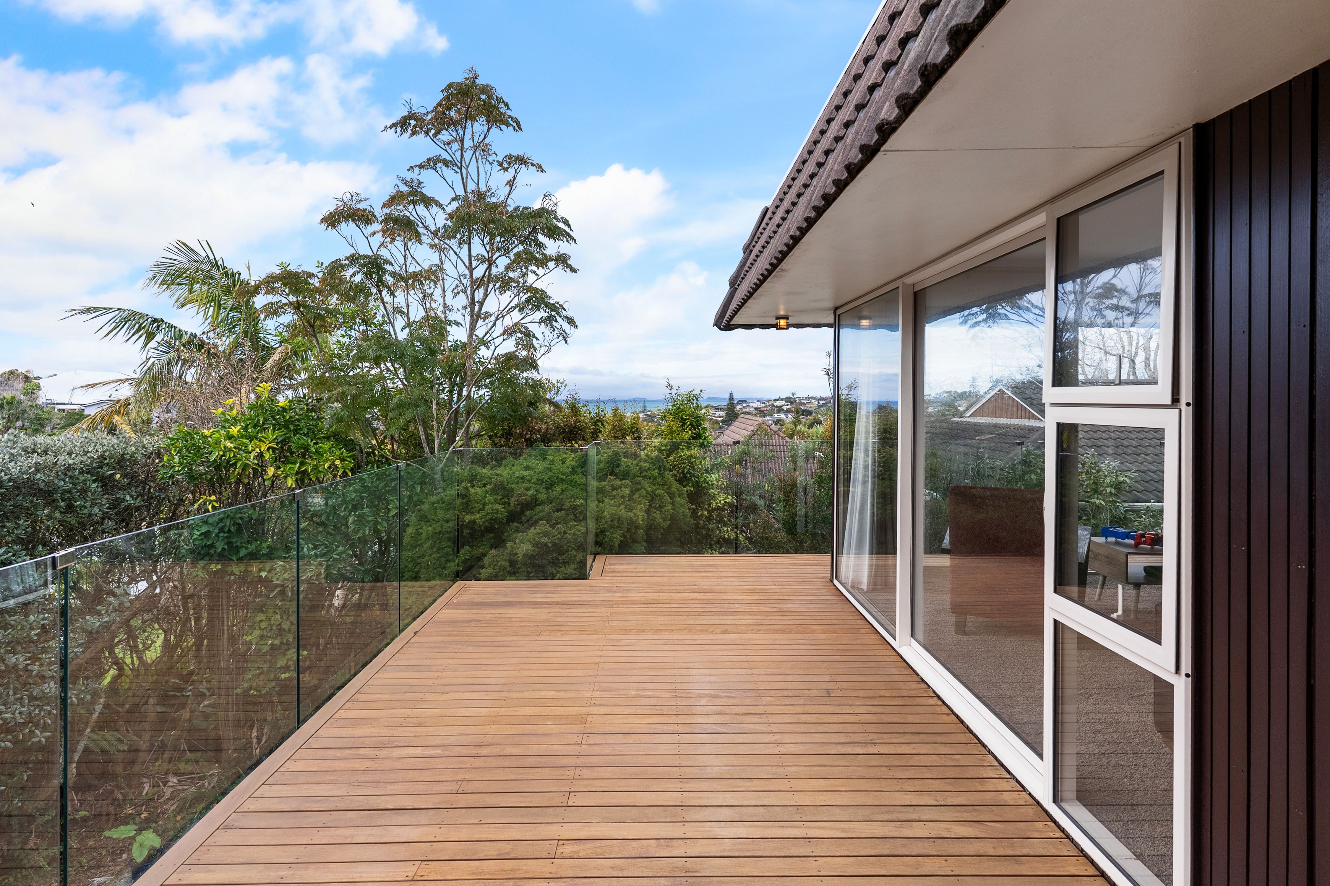 17 Maxwelton Drive, Mairangi Bay, North Shore City