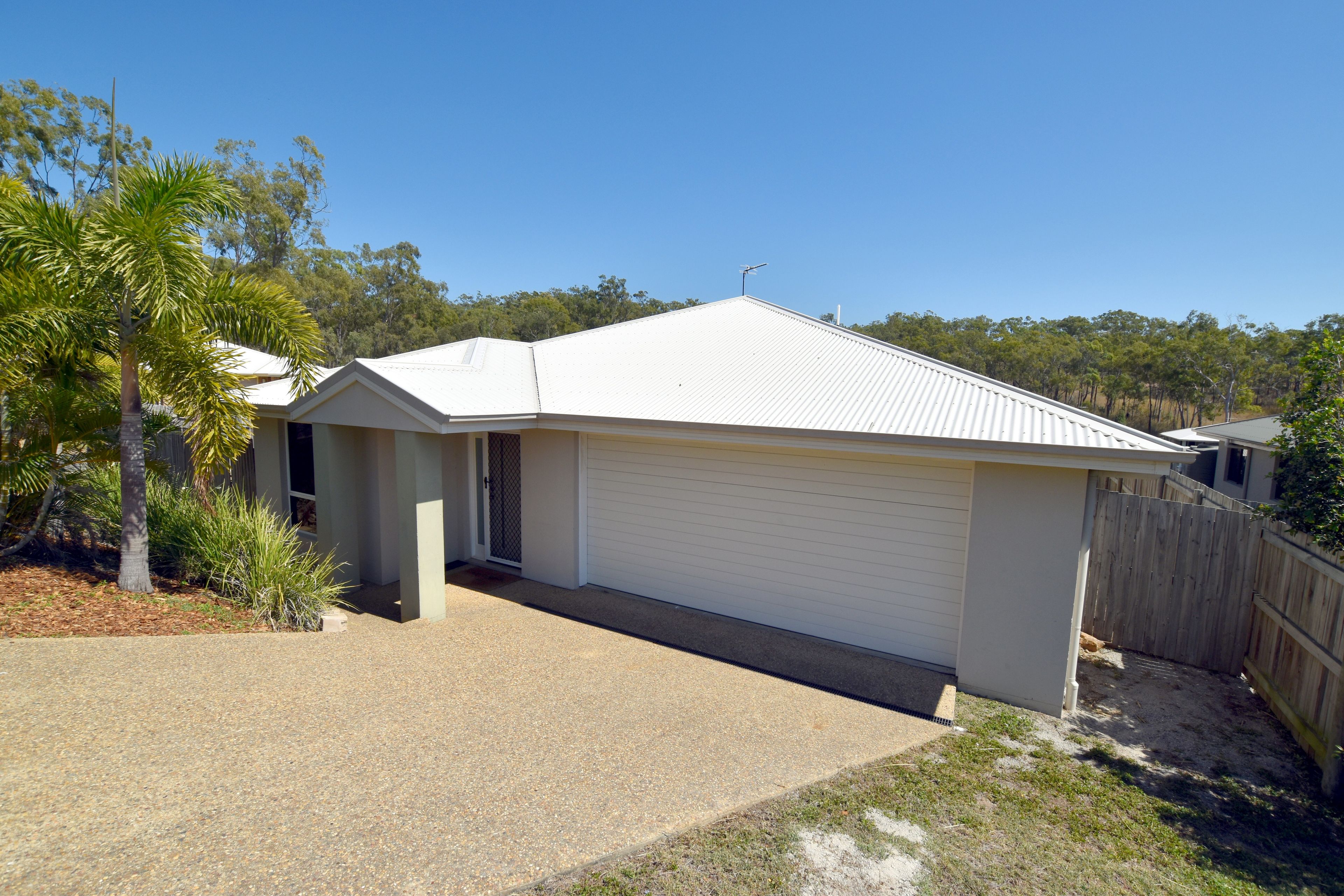 1 Takoko Place, Kirkwood, QLD 4680