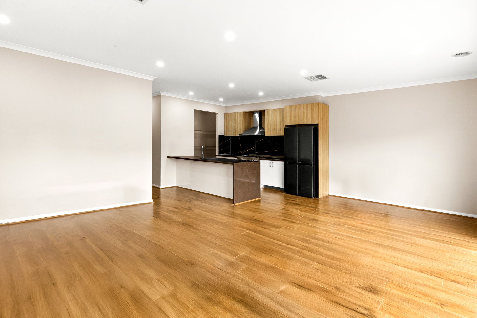 7 Latimer Street — photo 3 of 11
