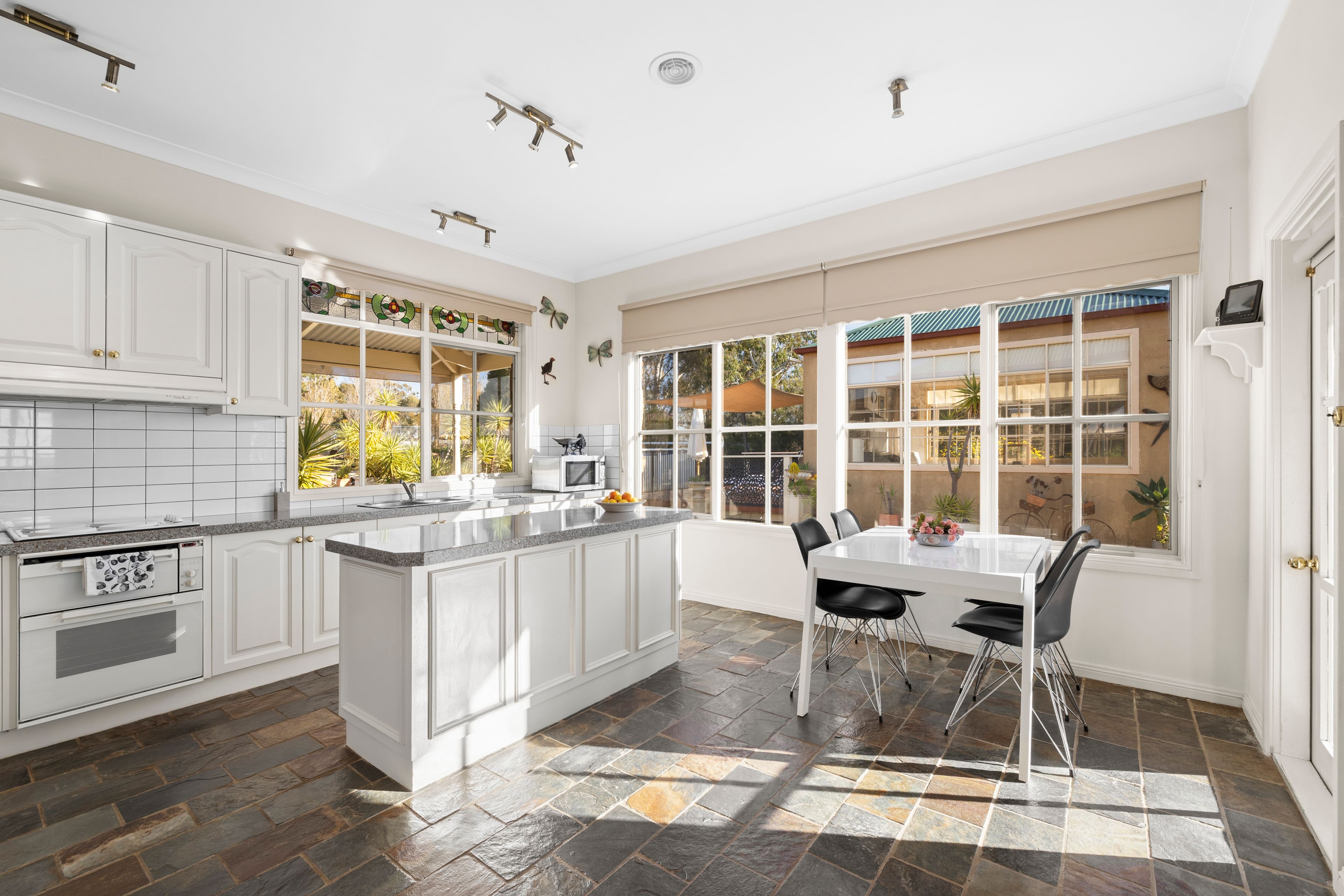 712 North Redesdale Road, Redesdale, VIC 3444