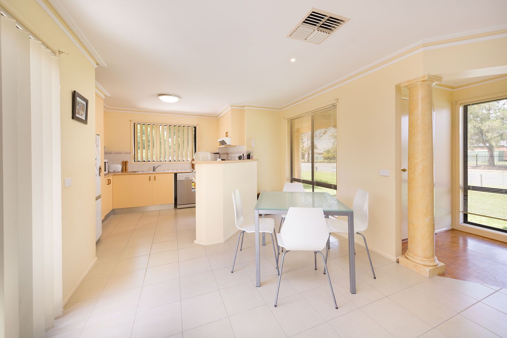 27 Bowyer Place, Glenroy, NSW 2640