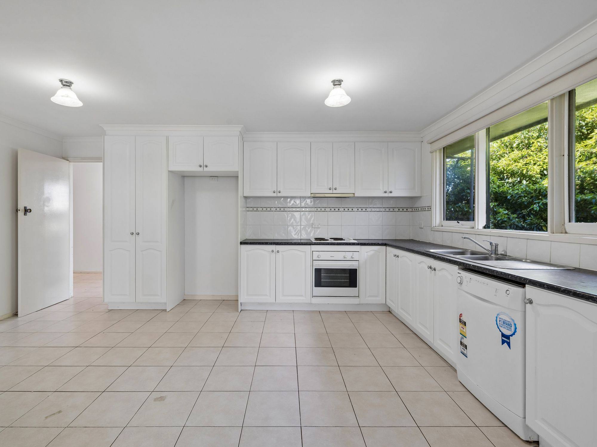 1/9 Merrin Crescent — photo 3 of 20