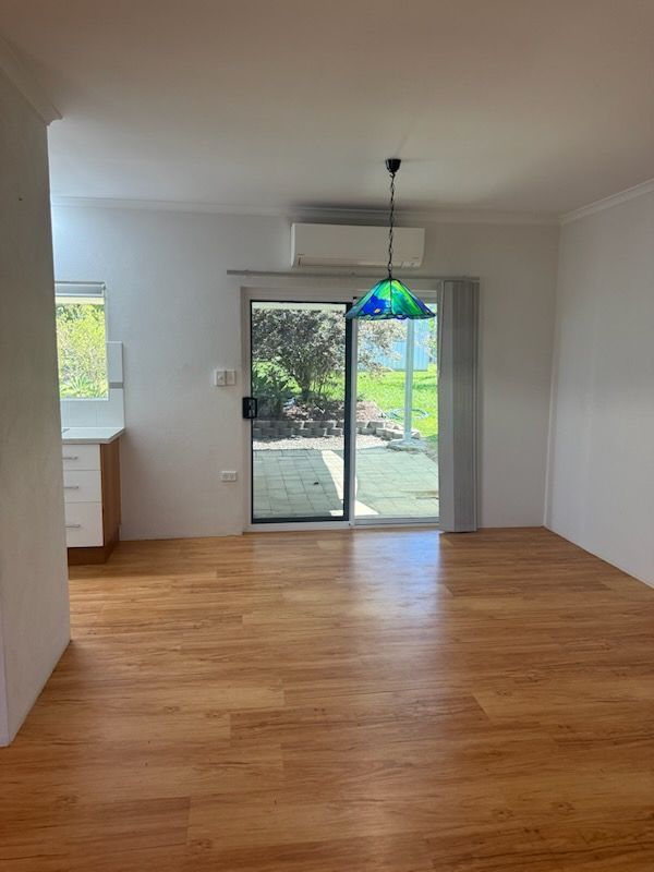 10 Leeuwin Crescent — photo 3 of 12