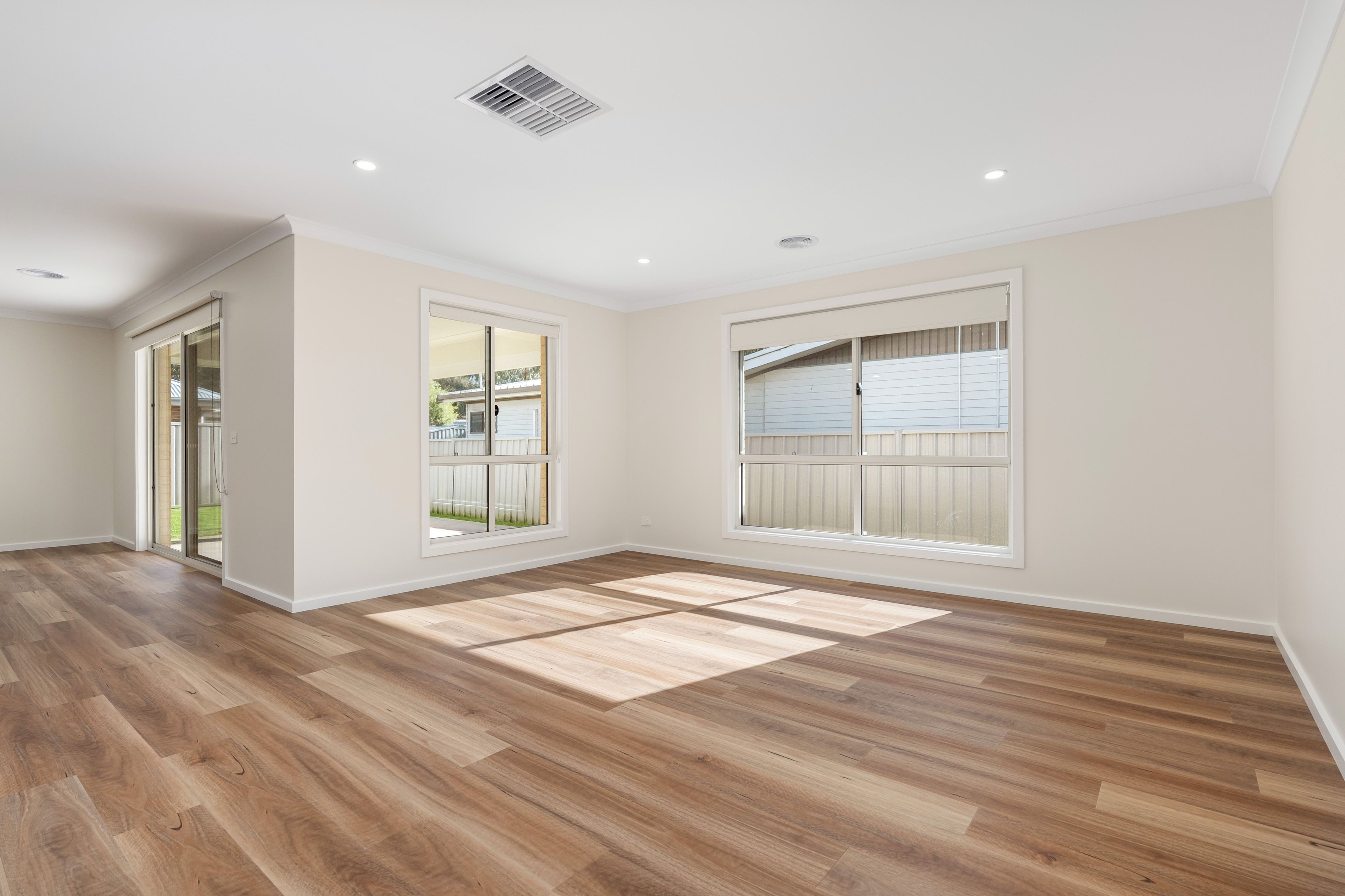 1-2/76 Urana Street — photo 5 of 25