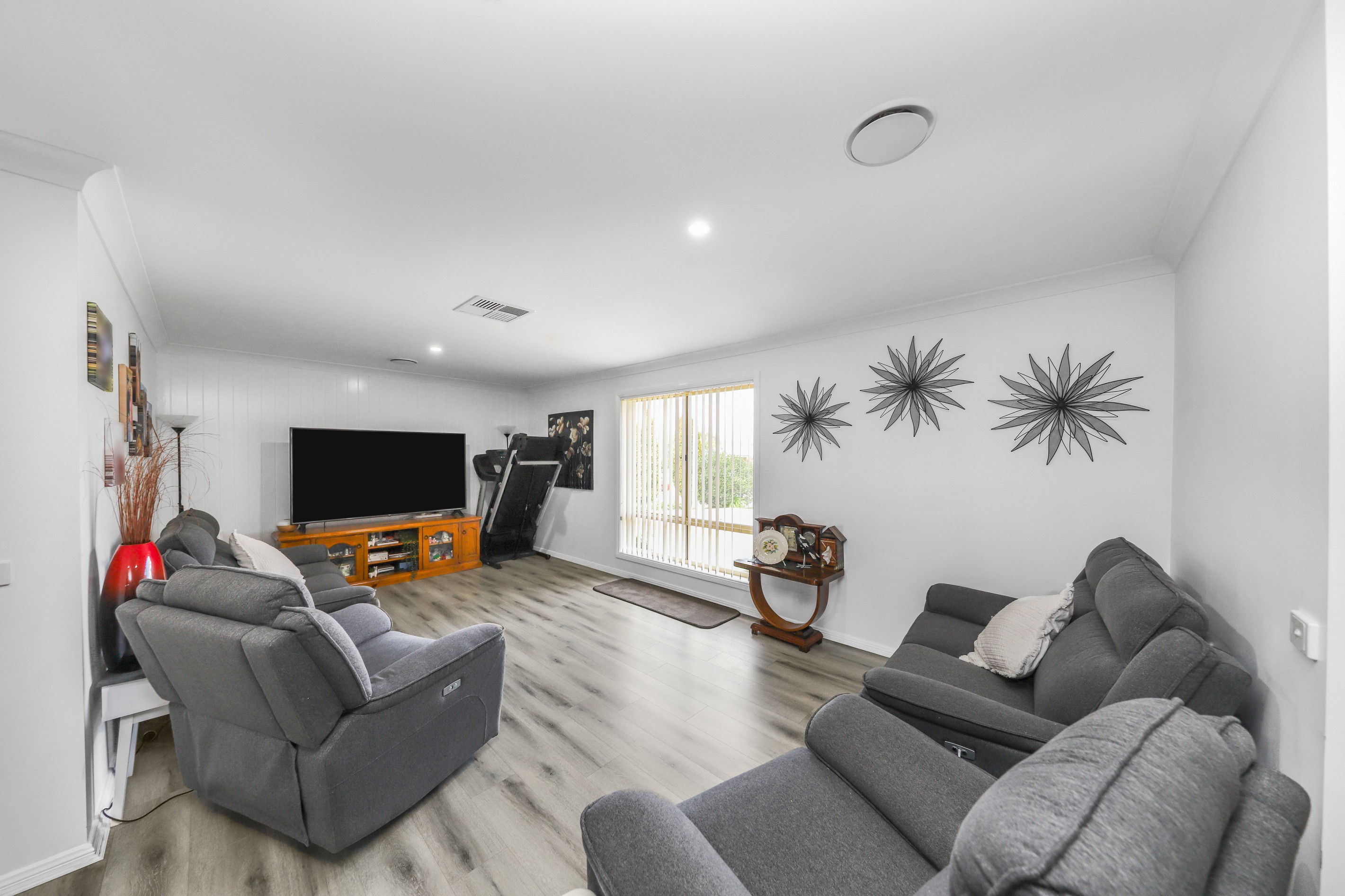 81 Sydney Street, Tumut, NSW 2720