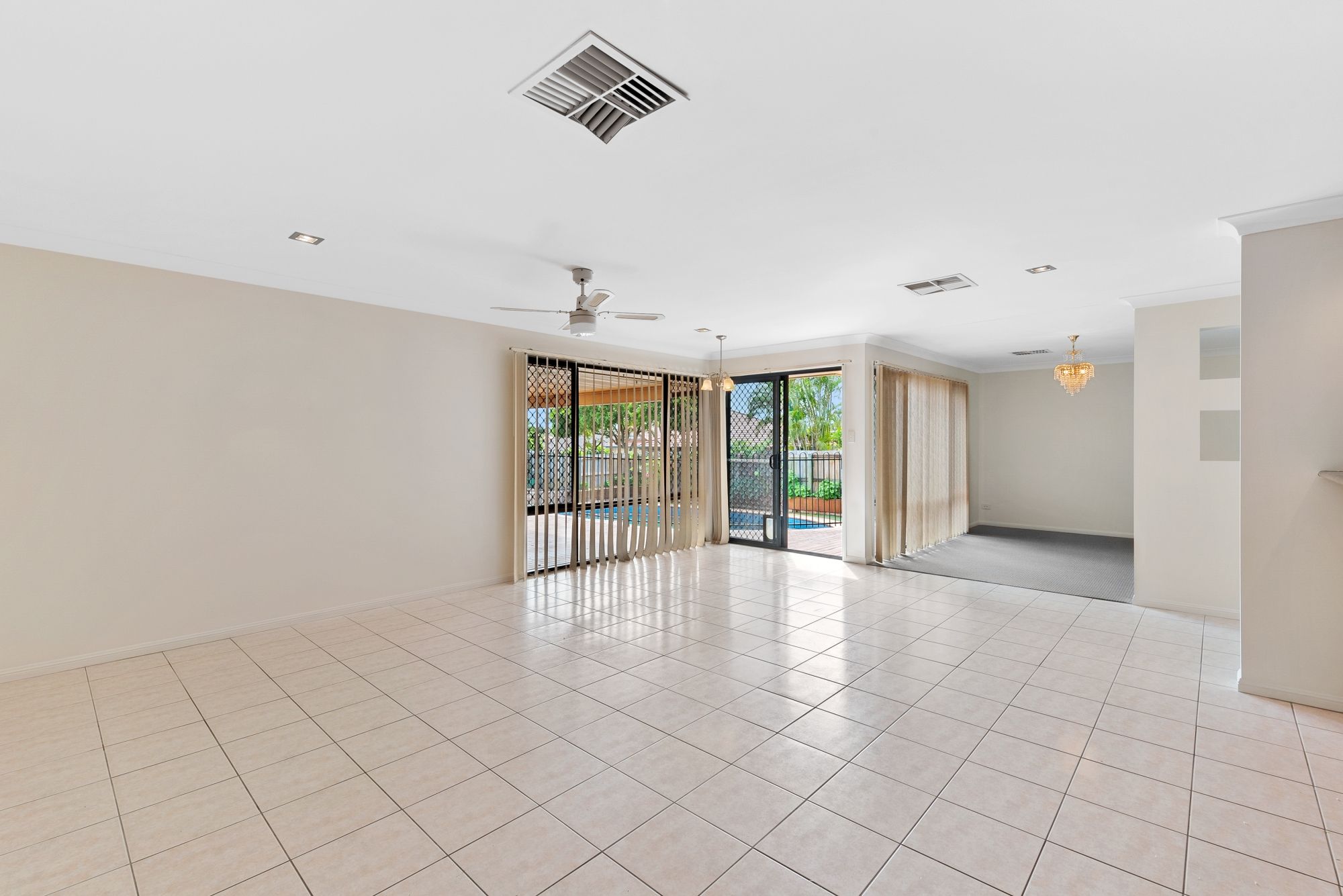 21 Whitfield Crescent, North Lakes, QLD 4509