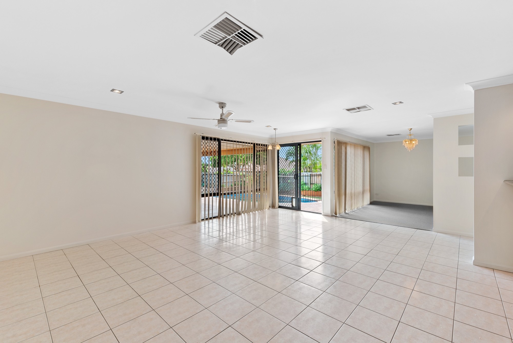 21 Whitfield Crescent, North Lakes, QLD 4509