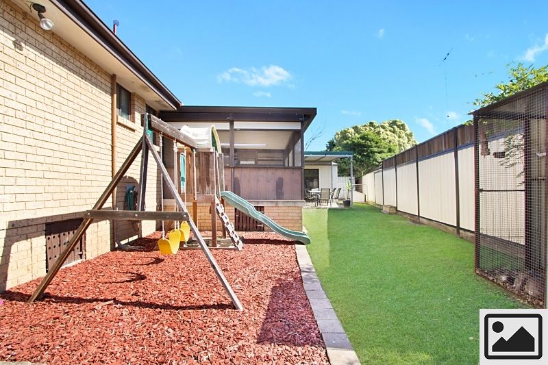 4 Belbowrie Glen, St Clair, NSW 2759