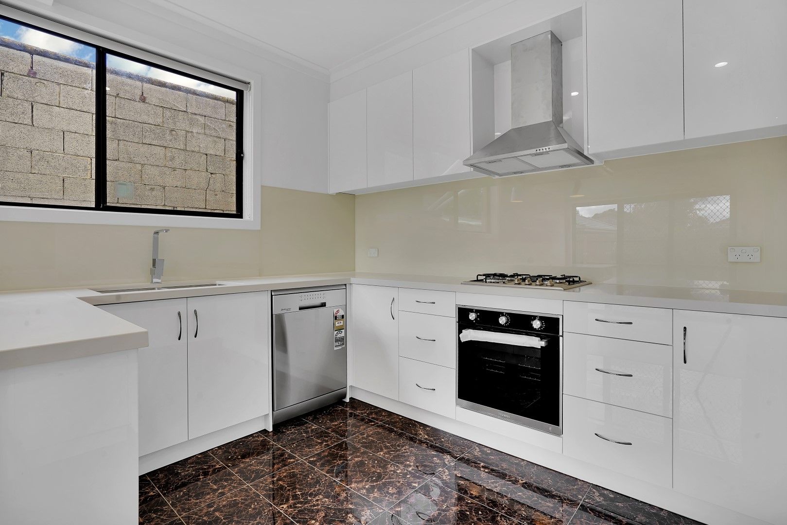 2/1367 Heatherton Road, Dandenong North, VIC 3175