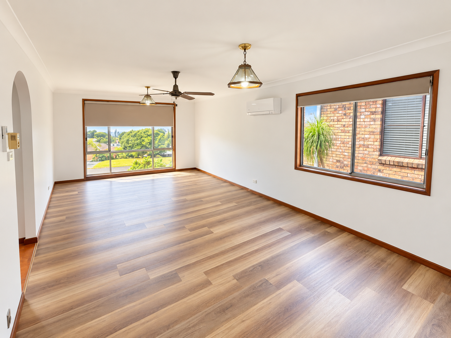 2 Leeward Close — photo 3 of 10