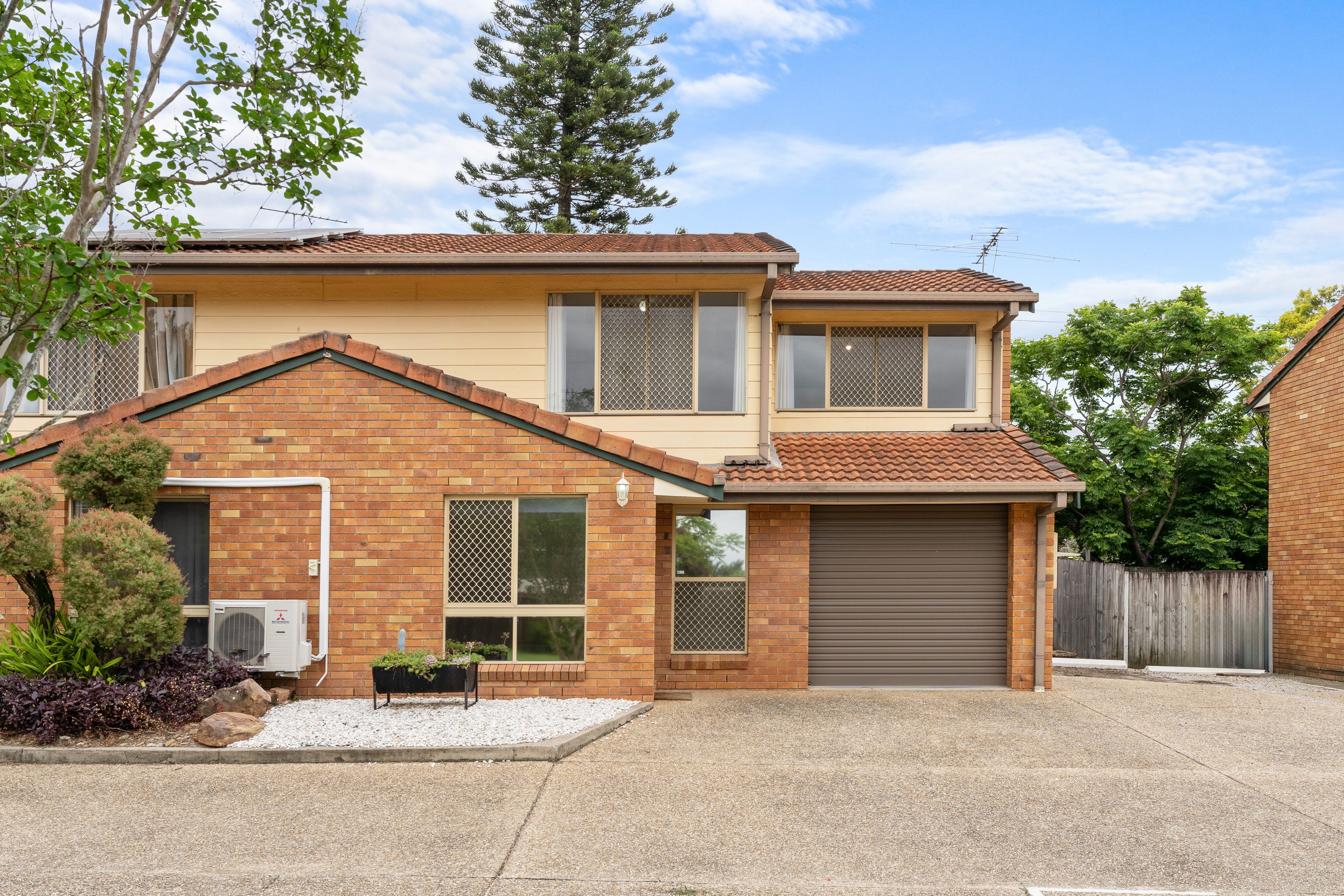 6 Peverell Street, Hillcrest QLD 4118