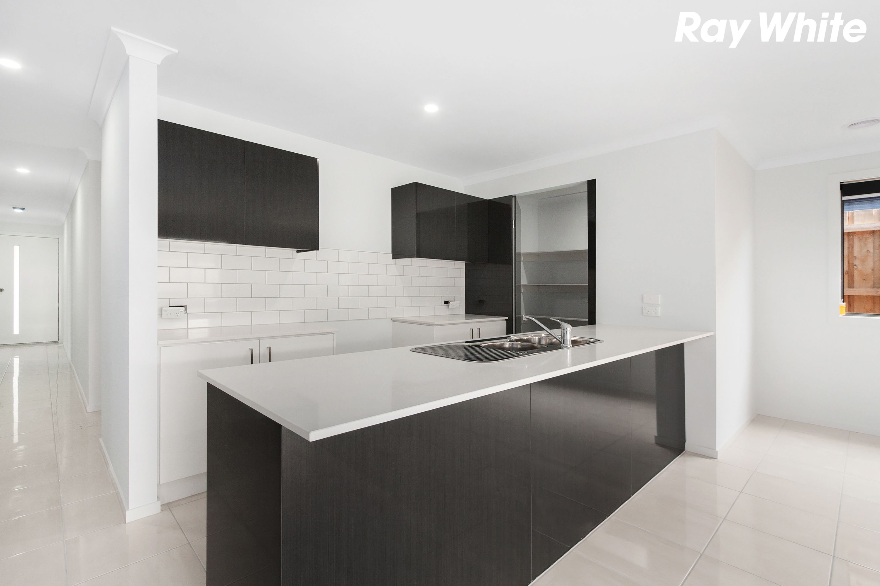 144 Henry Road, Pakenham, VIC 3810
