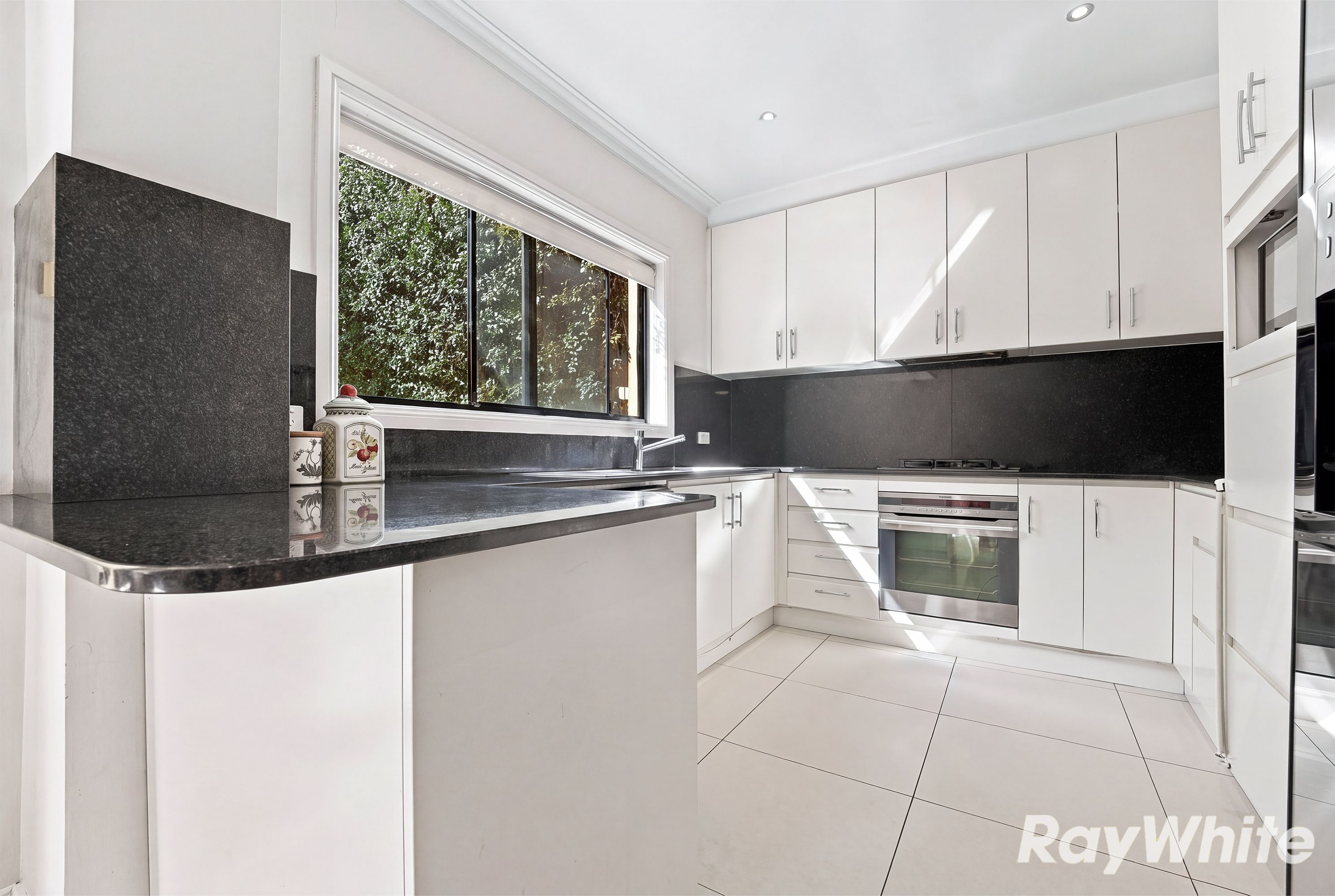 6/125-127 Bettington Road — photo 5 of 18