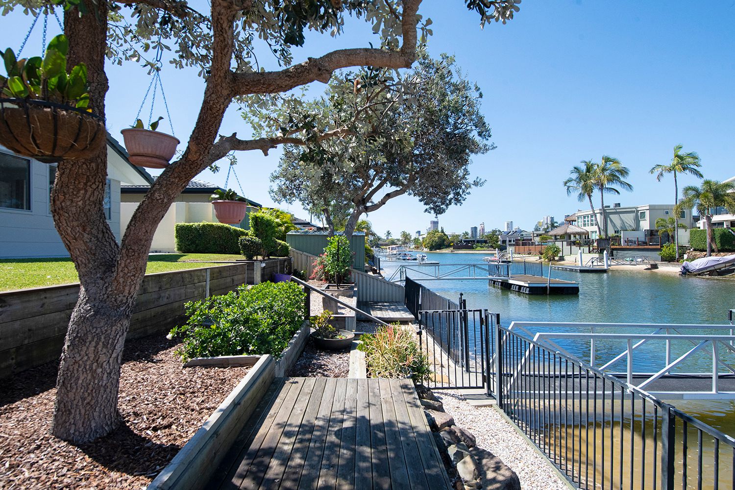 152 Monaco Street, Broadbeach Waters, QLD 4218
