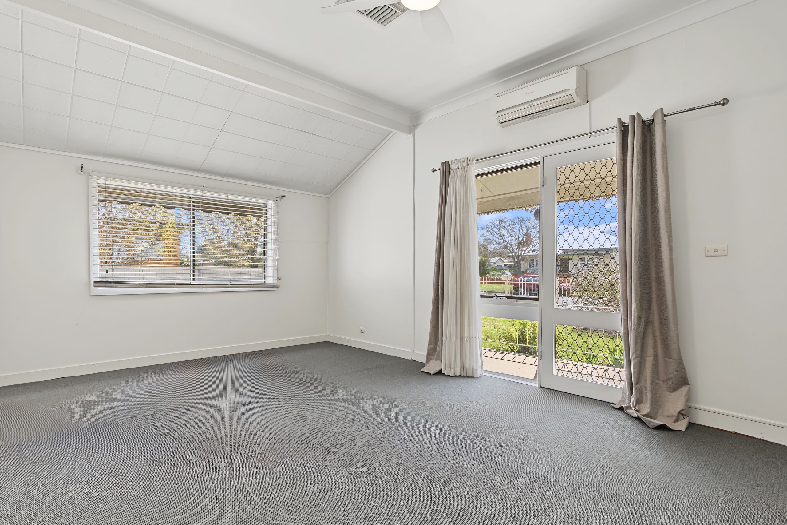 213 Wantigong Street — photo 3 of 10