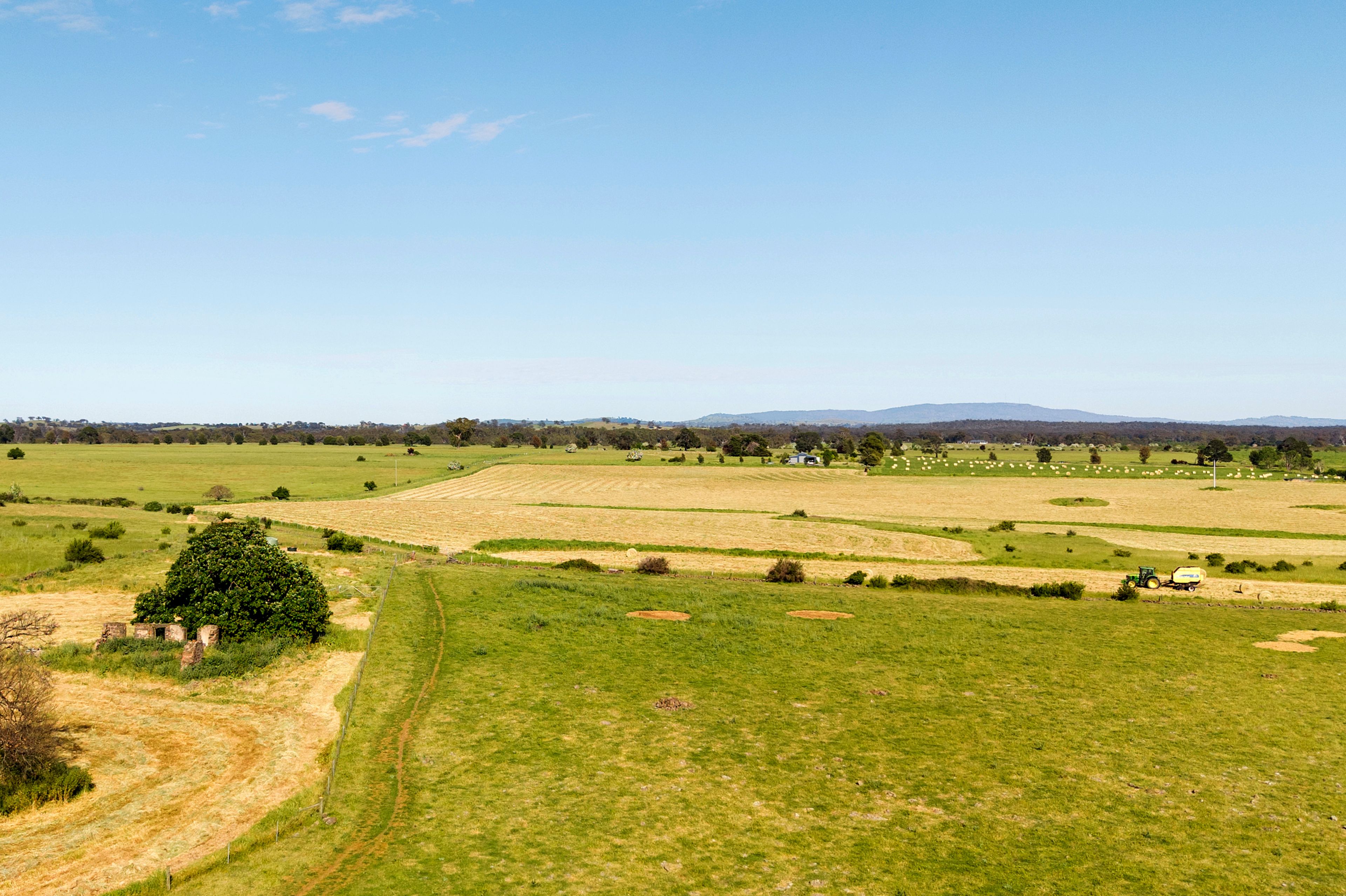 2482 Kyneton-Redesdale Road — photo 16 of 20