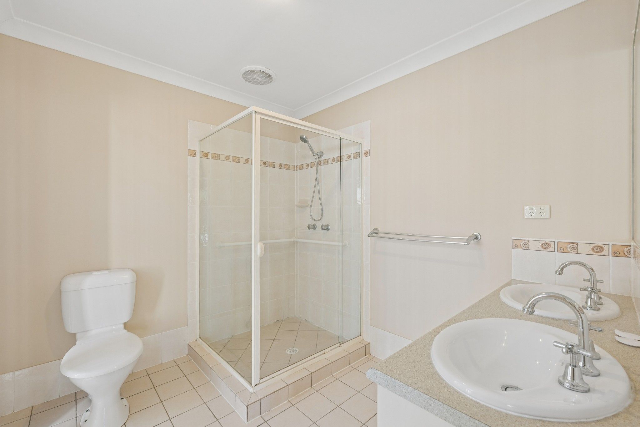 6 Greenway Place — photo 11 of 30