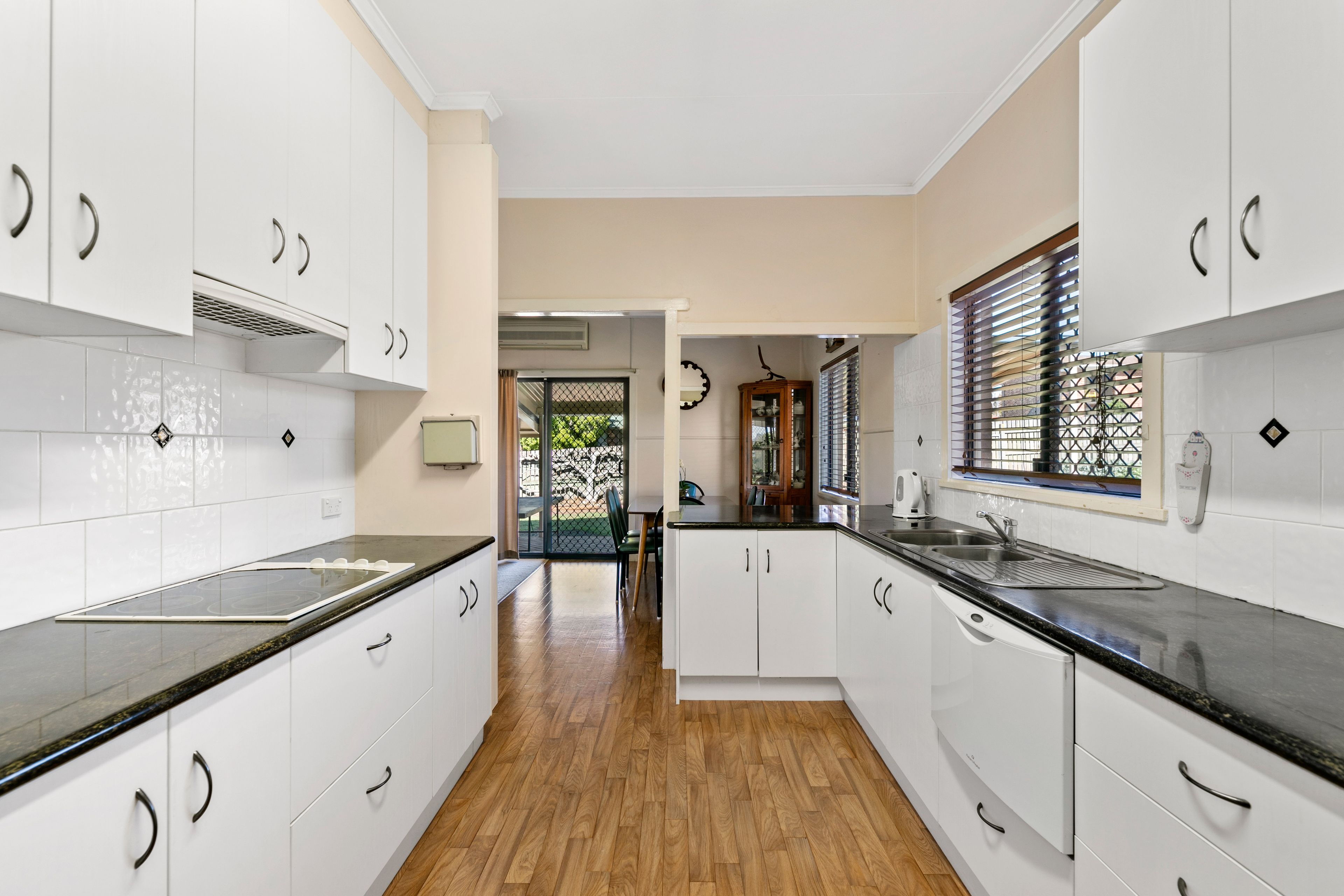 55 Hoepper Street, Kearneys Spring, QLD 4350