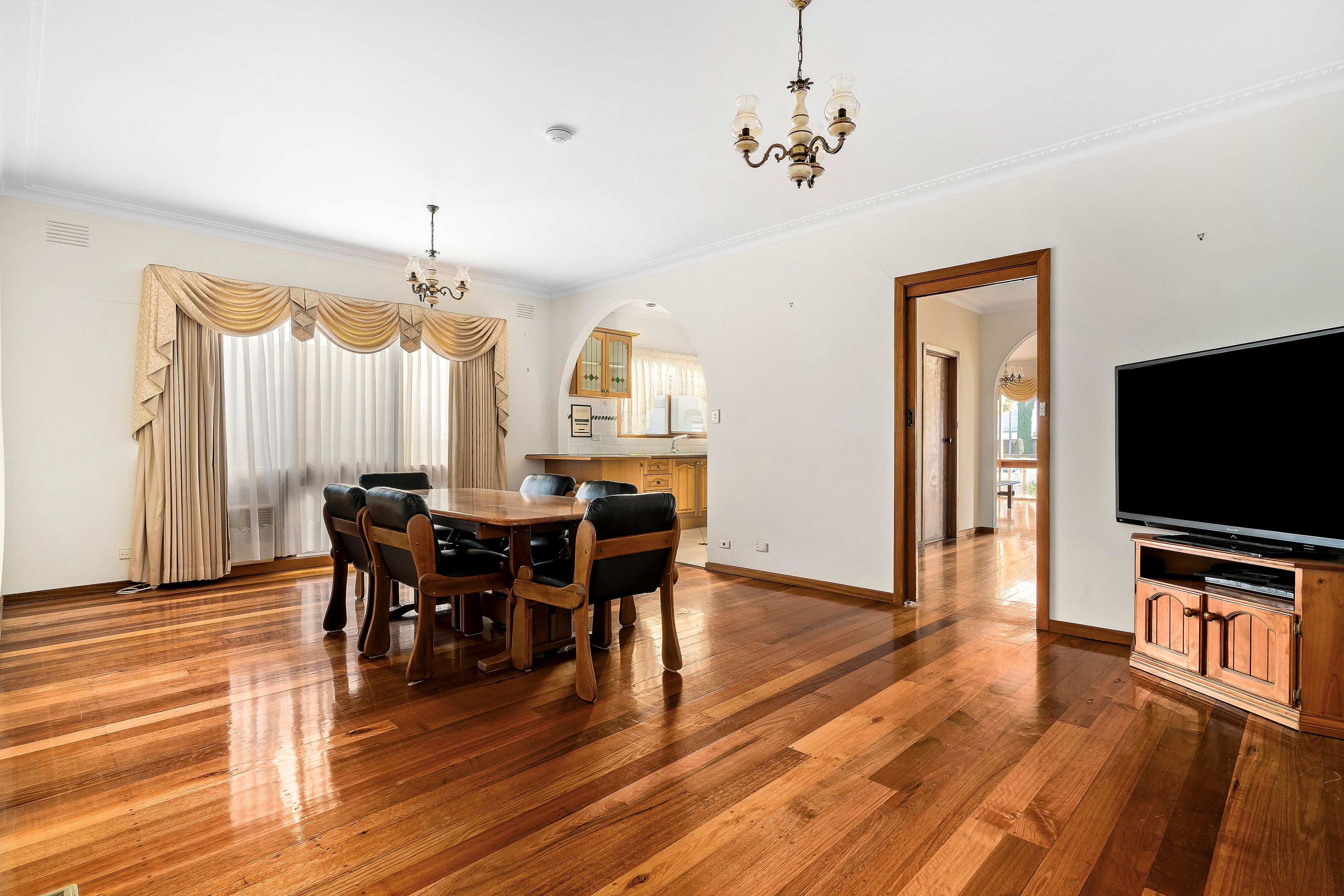 3 Davies Street — photo 3 of 16