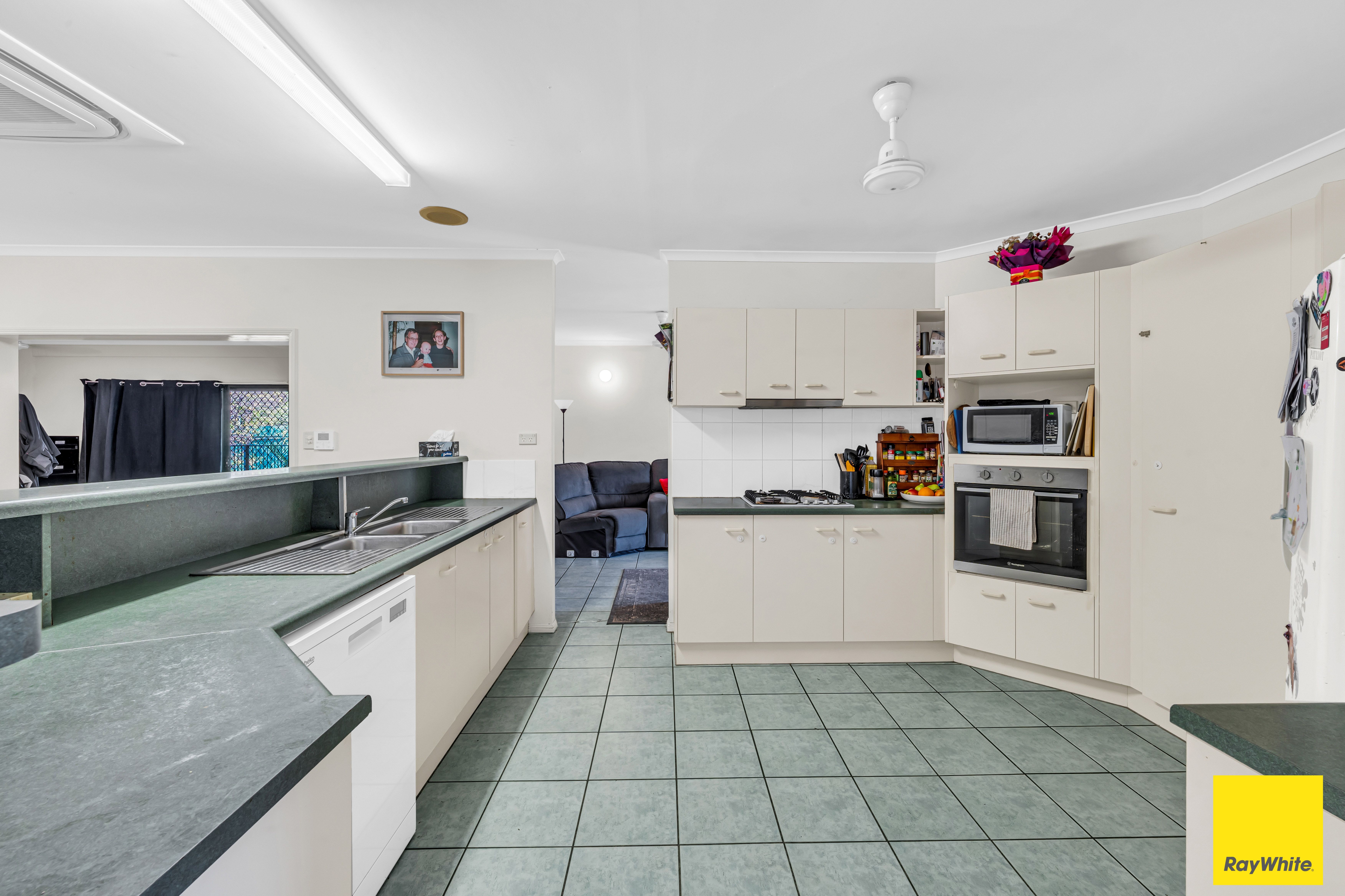 16 Lomond Street, Smithfield, QLD 4878