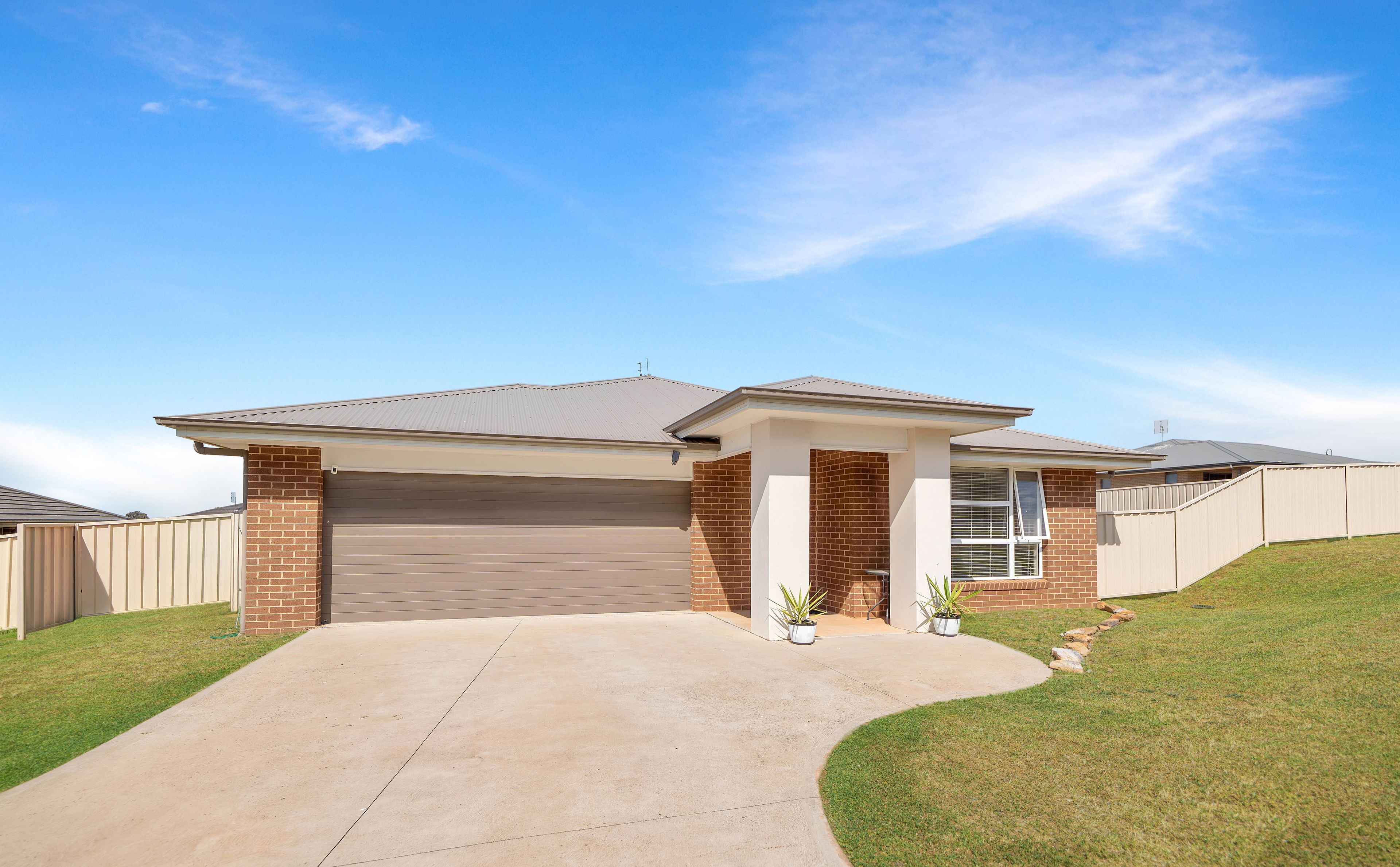 4 Willow Place, Parkes NSW 2870