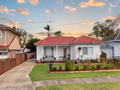 CHARMING LIVING IN THE HEART OF KINGSWOOD! - Kingswood