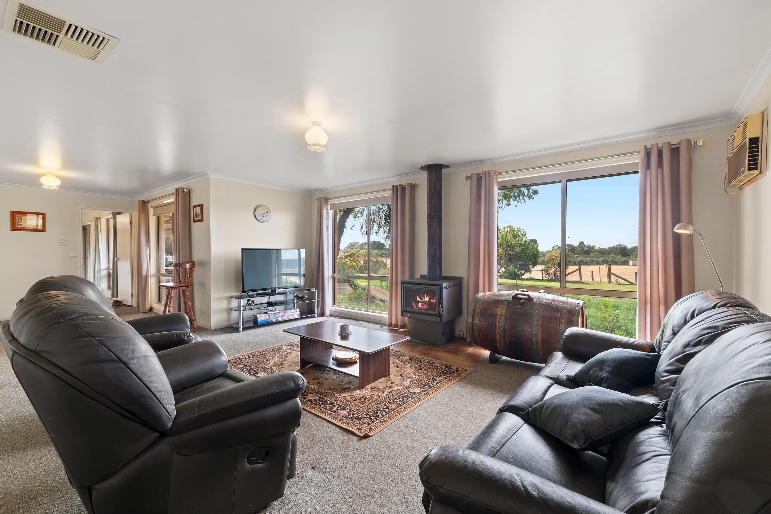 77 Lewis Road, Heathcote, VIC 3523