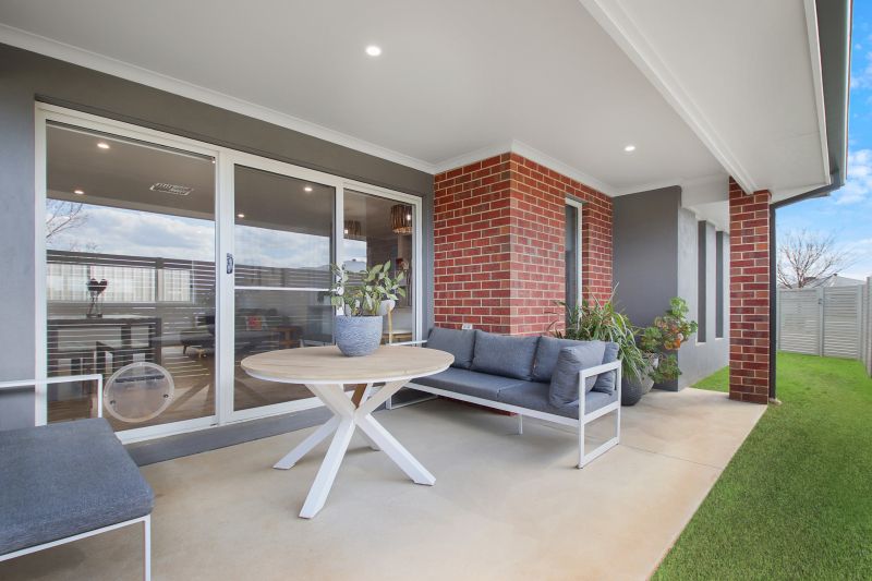 41 Derwent Way — photo 9 of 10
