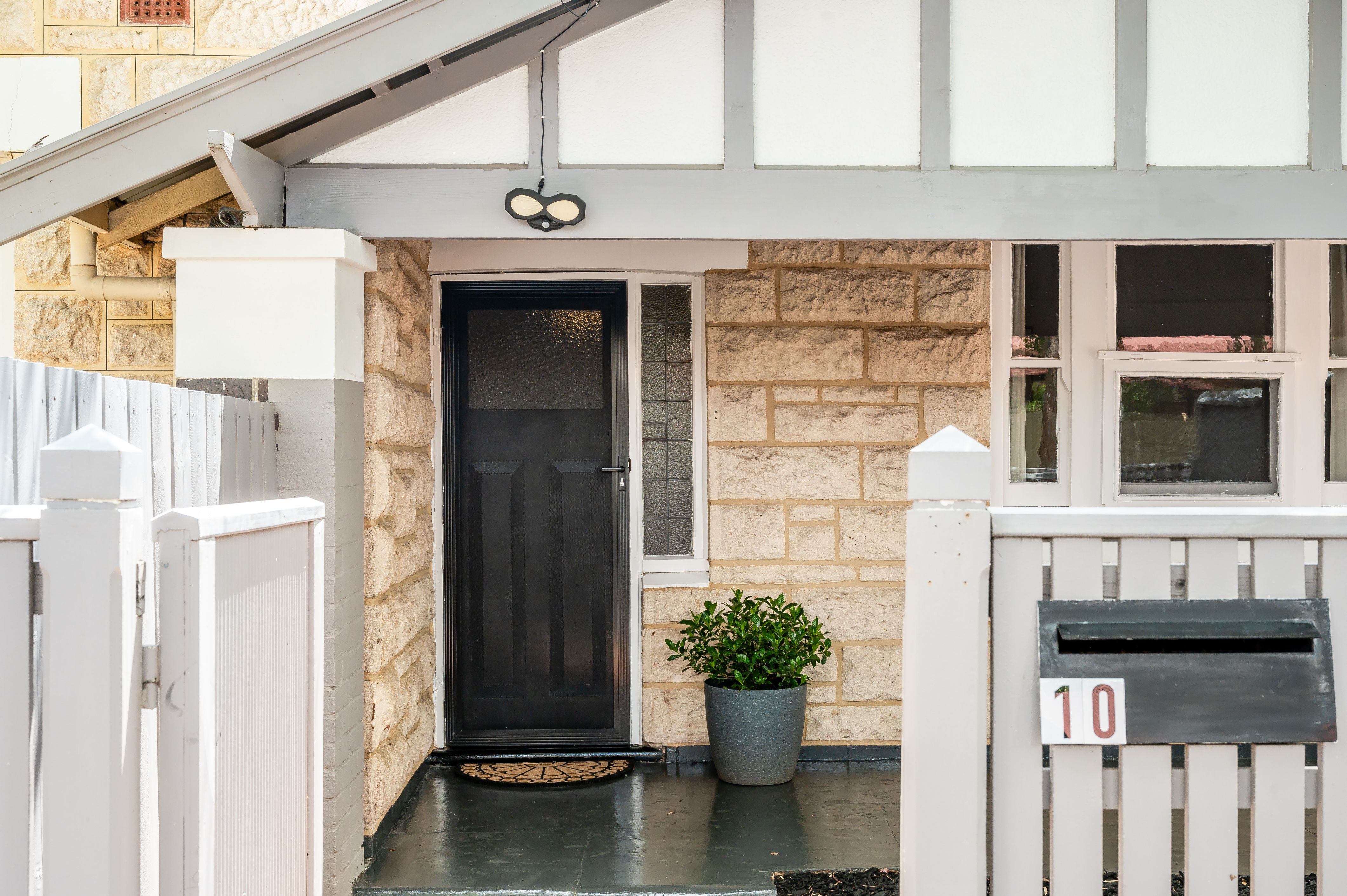 10 Abbotsbury Place, Evandale, SA 5069
