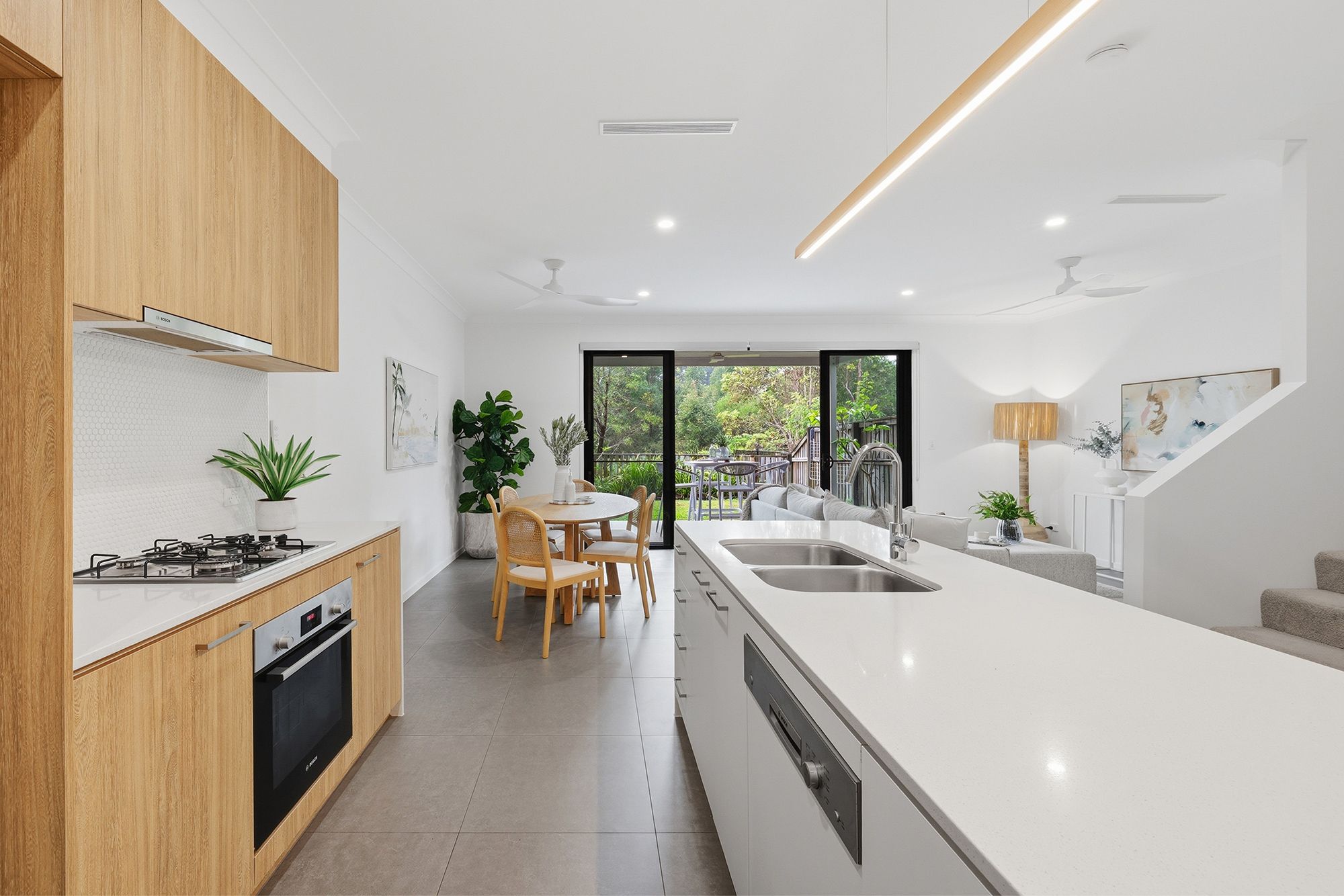 31/28 Bonogin Road — photo 3 of 27