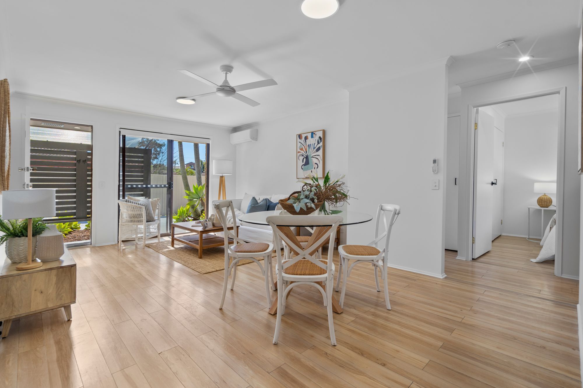 1/6 Hoya Court, Labrador, QLD 4215