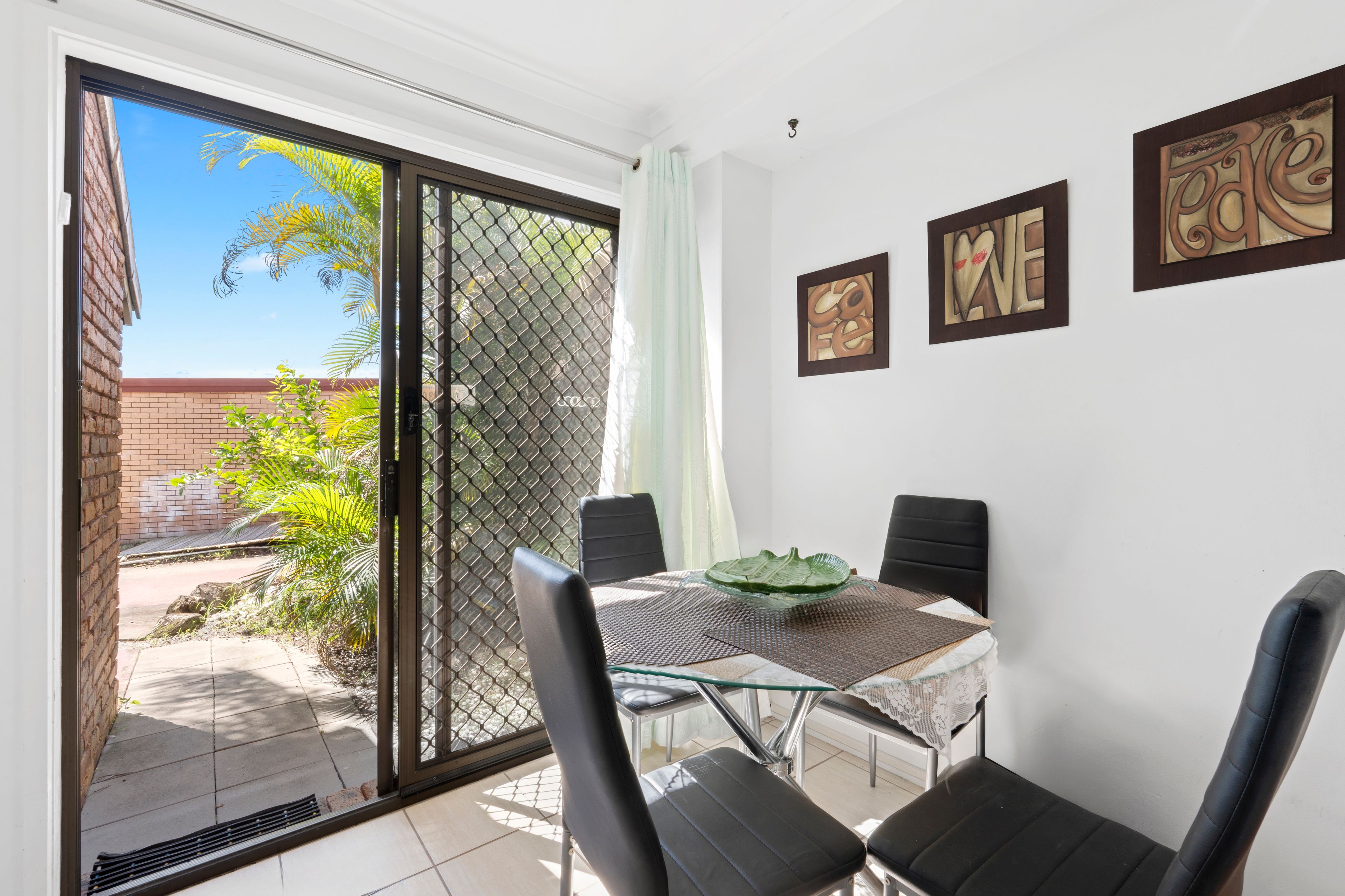 1/4 Jodie Court, Mermaid Waters, QLD 4218