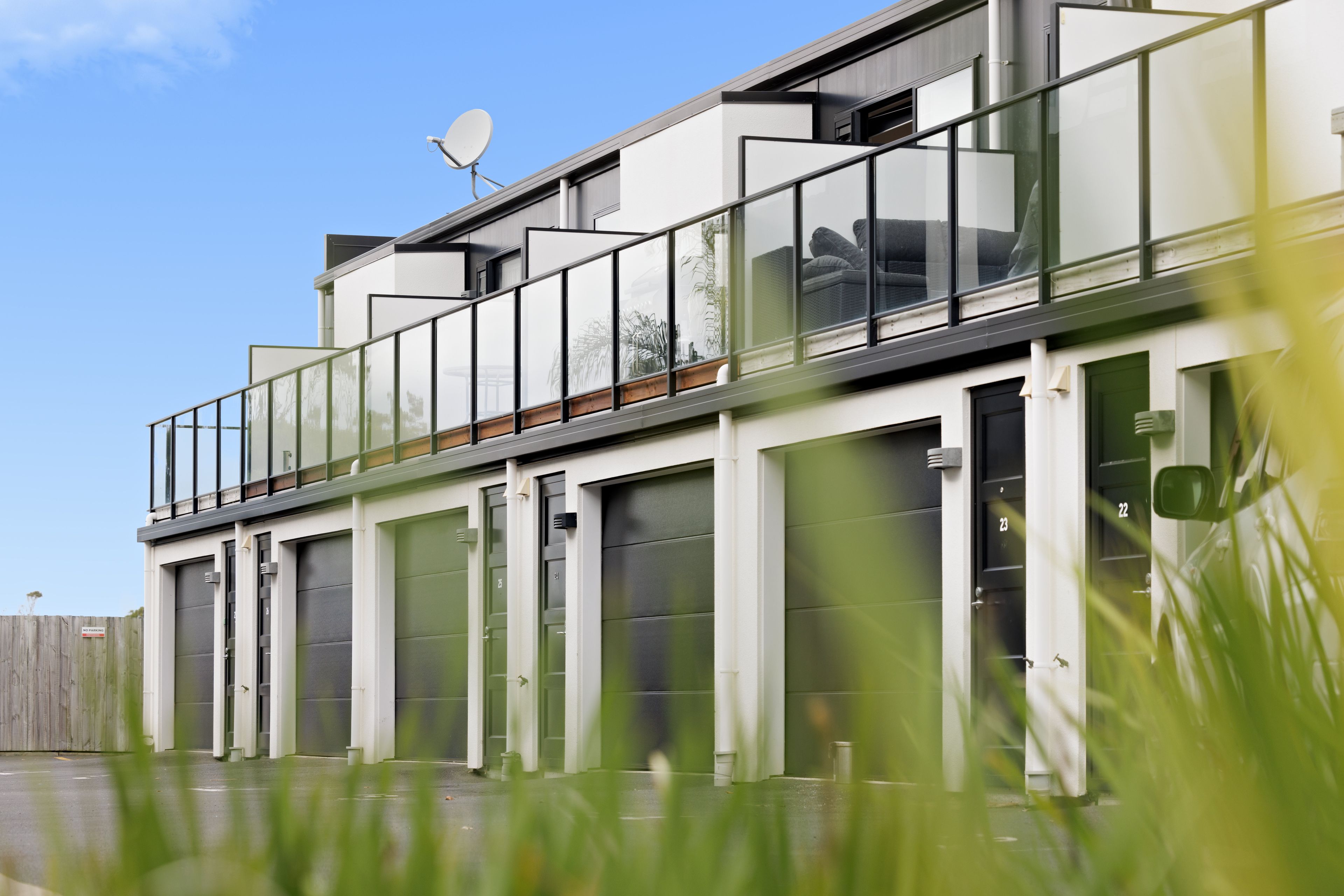 Modern, Sunny Townhouse