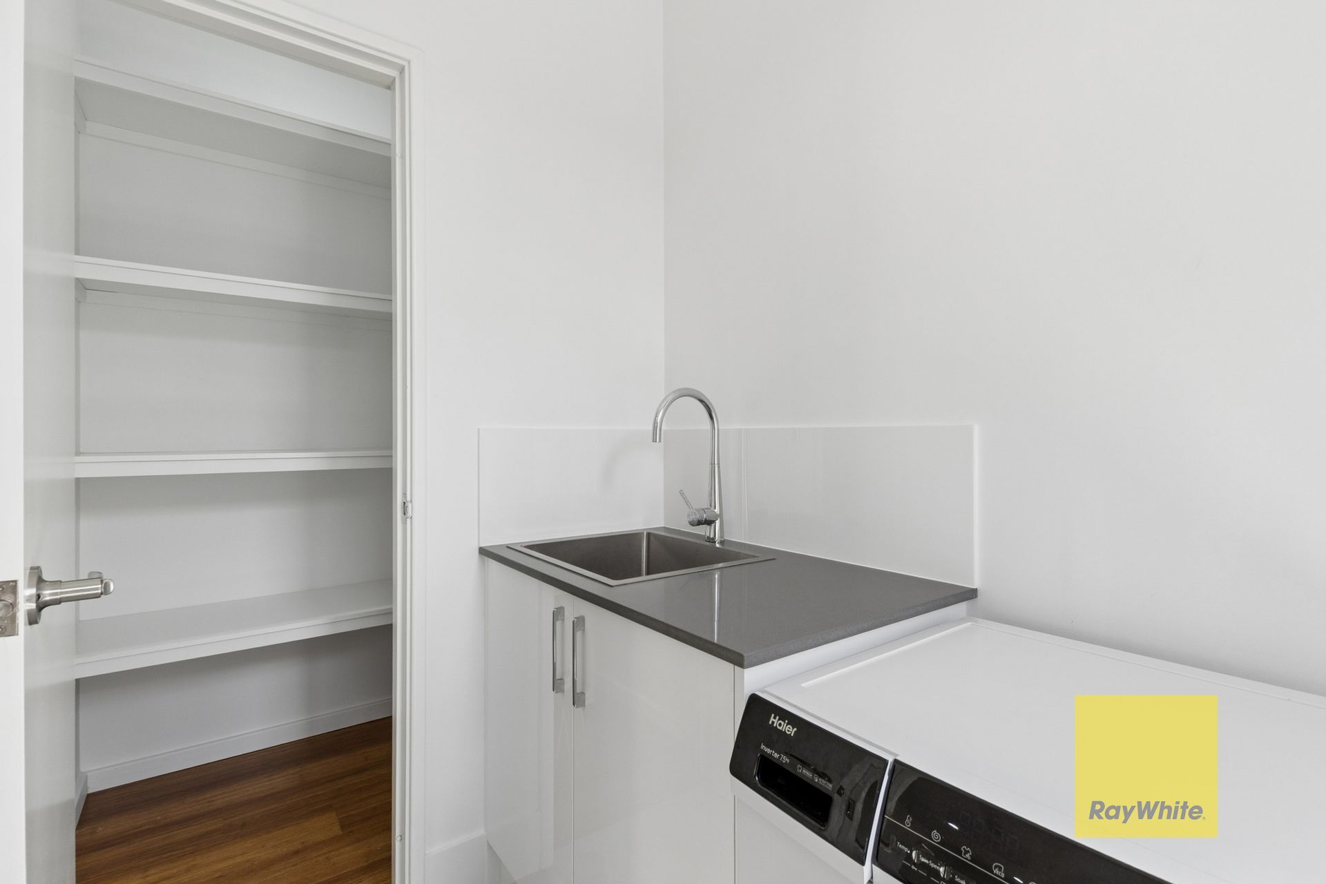 14A Wellaton Street — photo 12 of 18