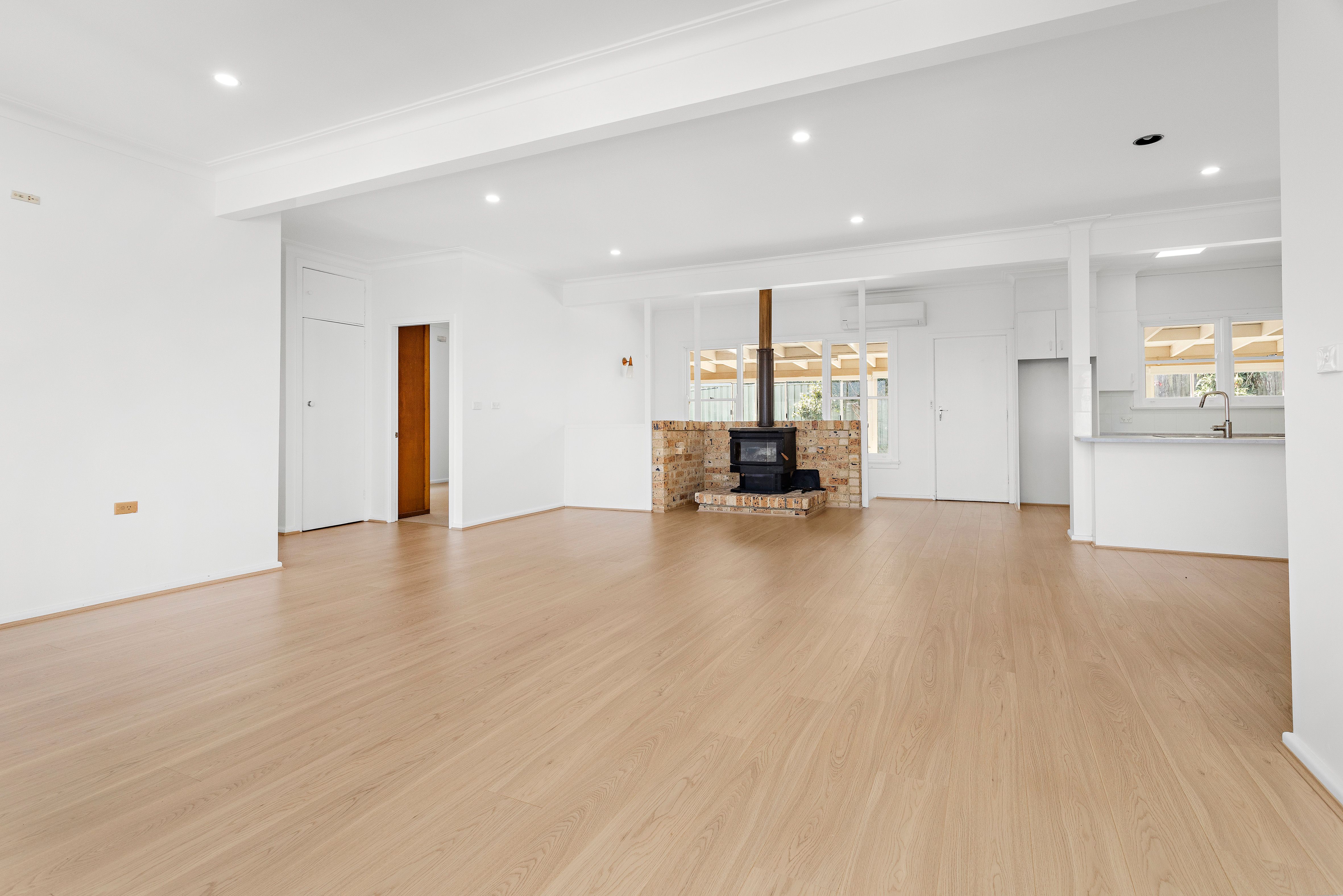 74 Tingira Crescent — photo 5 of 19