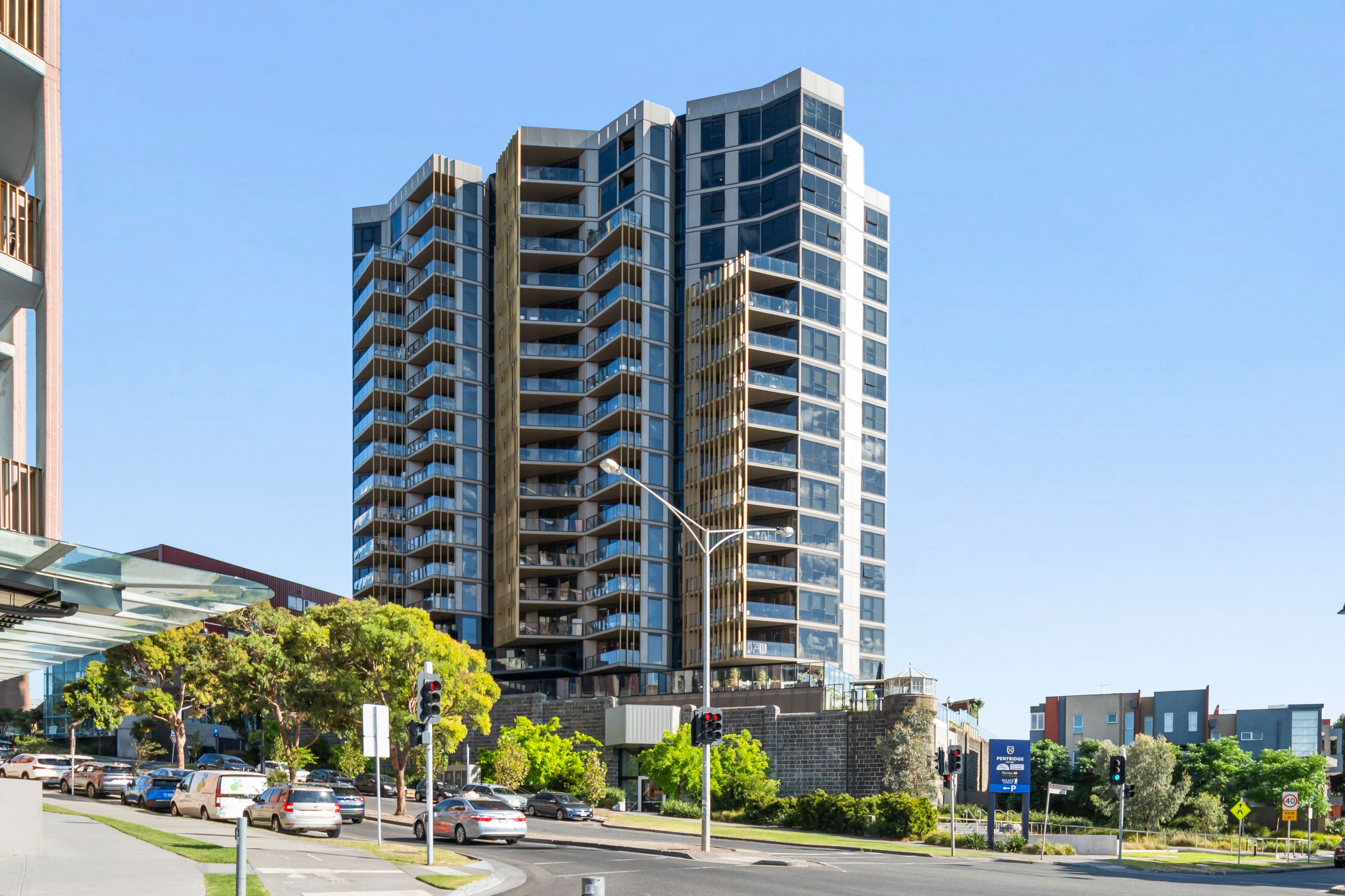 105a/21 Pentridge Boulevard — photo 15 of 16