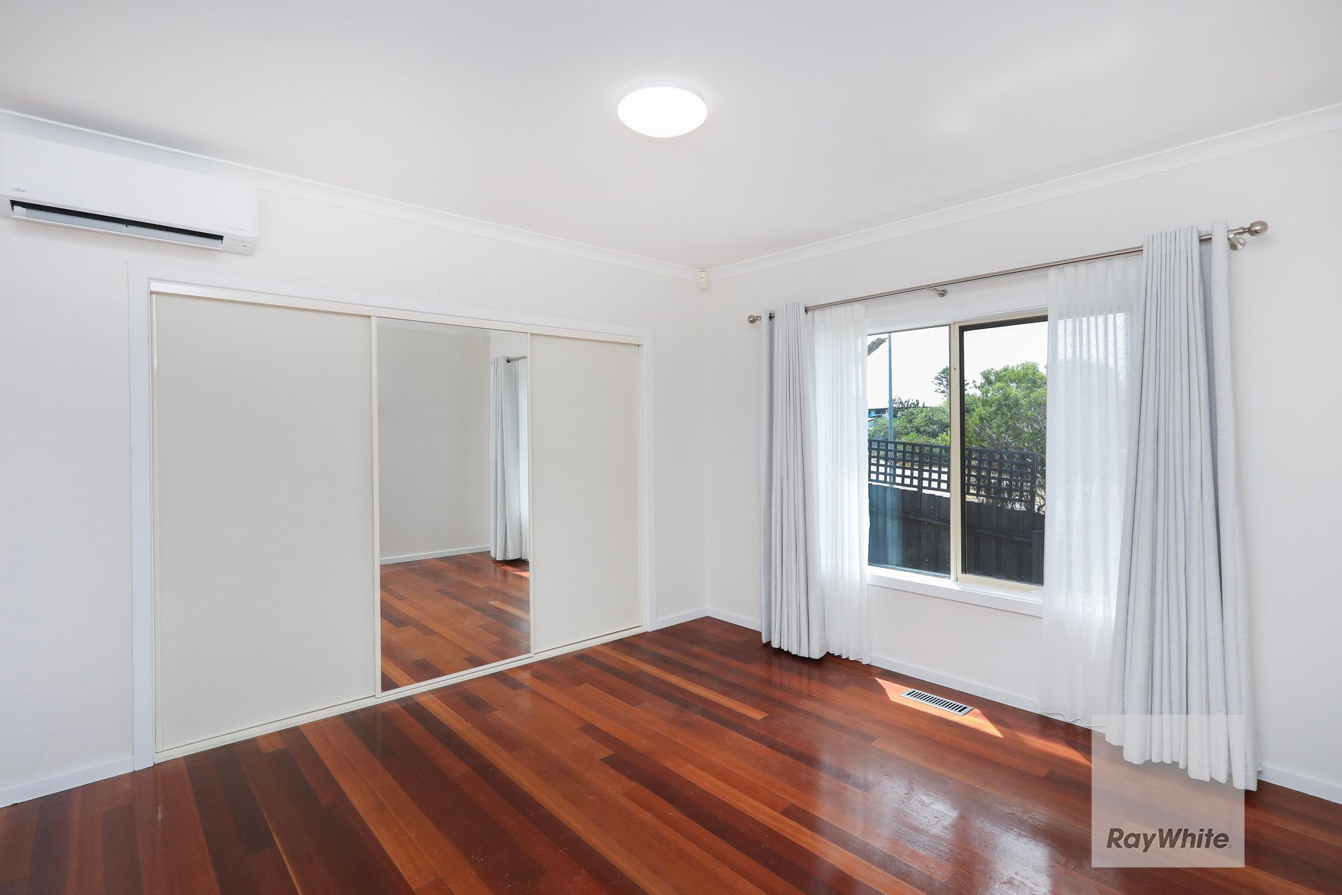 2/23 Lyndhurst Road, Gladstone Park, VIC 3043