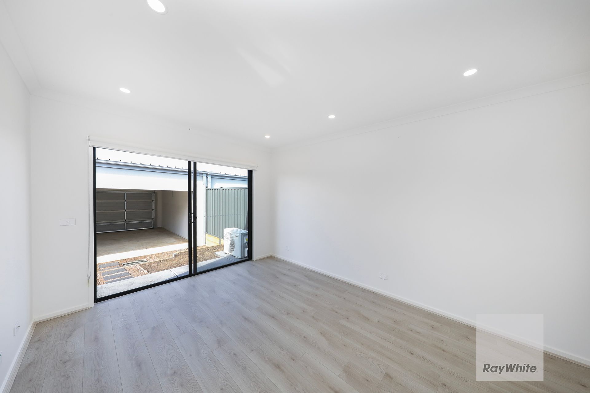 8 Cosgrove Drive — photo 3 of 14
