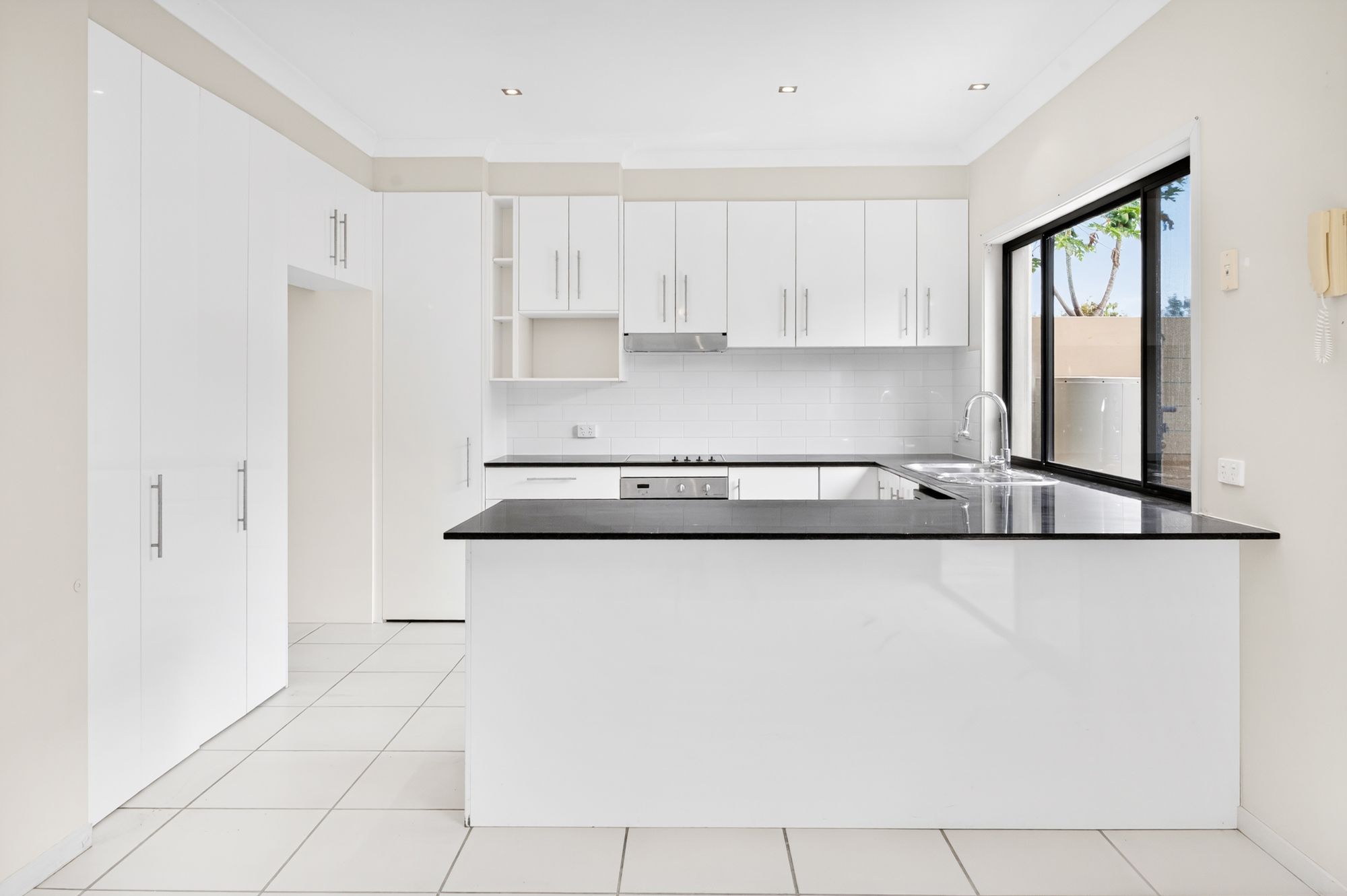 1/33 Harley Street, Labrador, QLD 4215