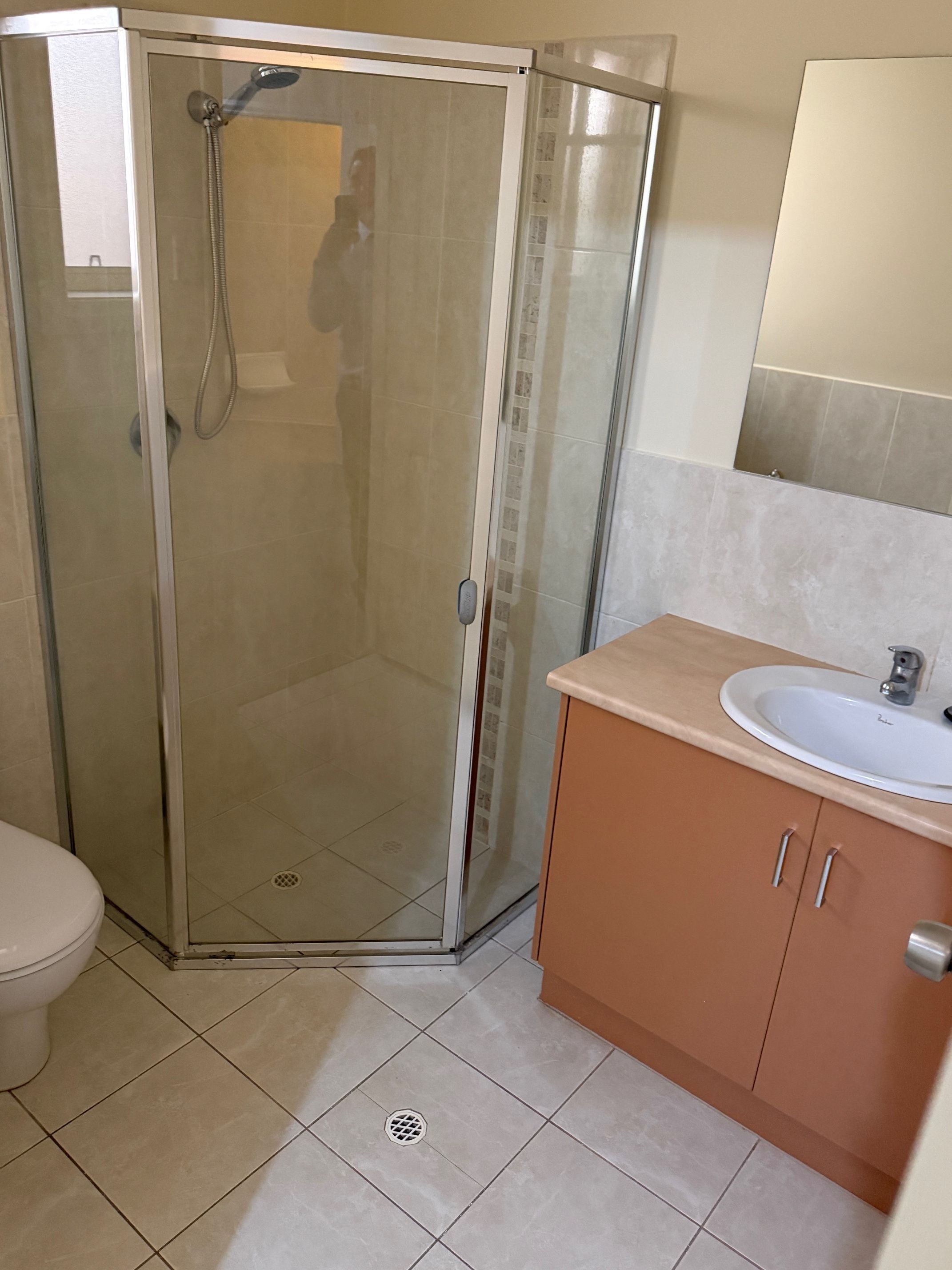 6 Yvonne Street — photo 11 of 12