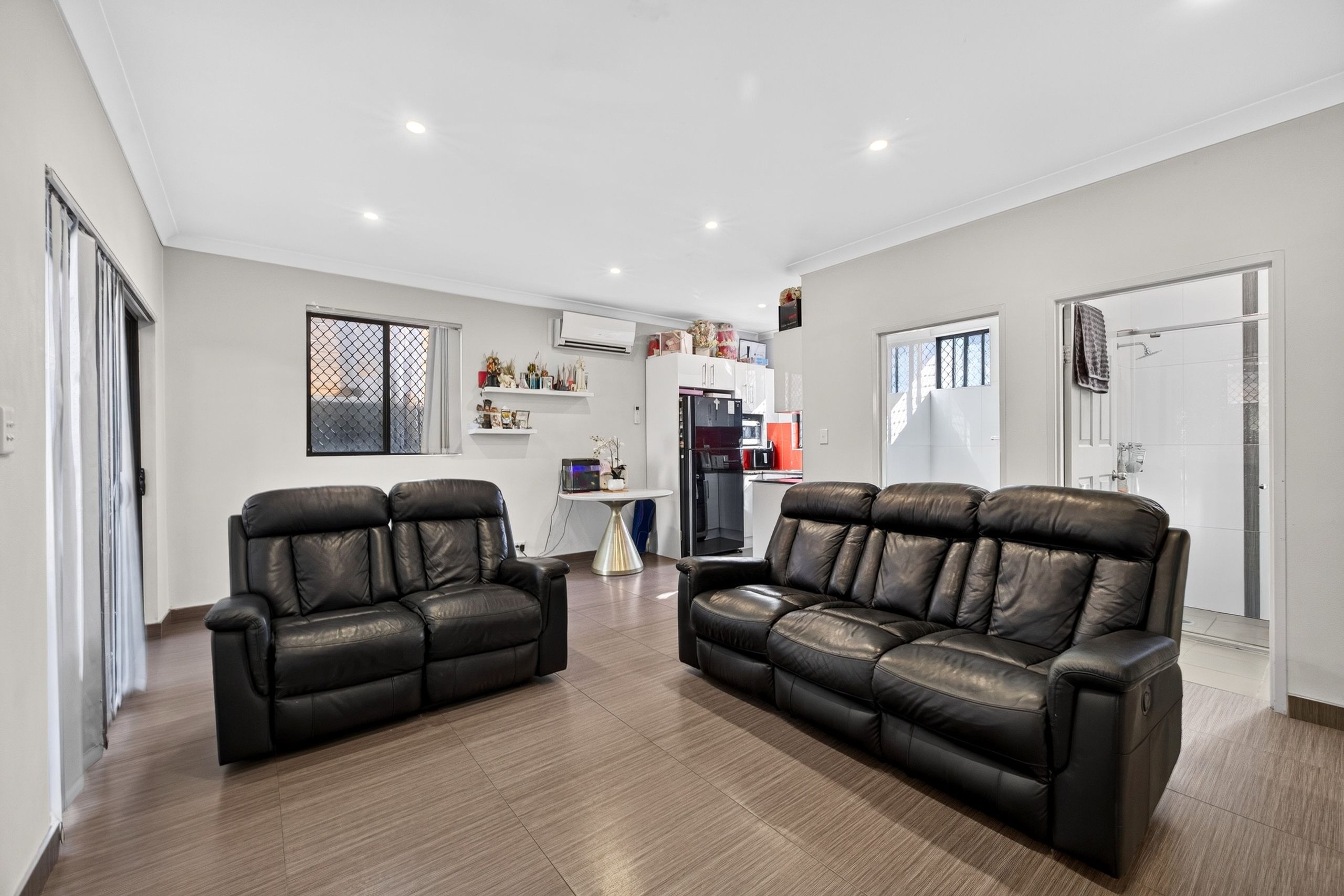 122 & 122A Dennis Street — photo 13 of 19