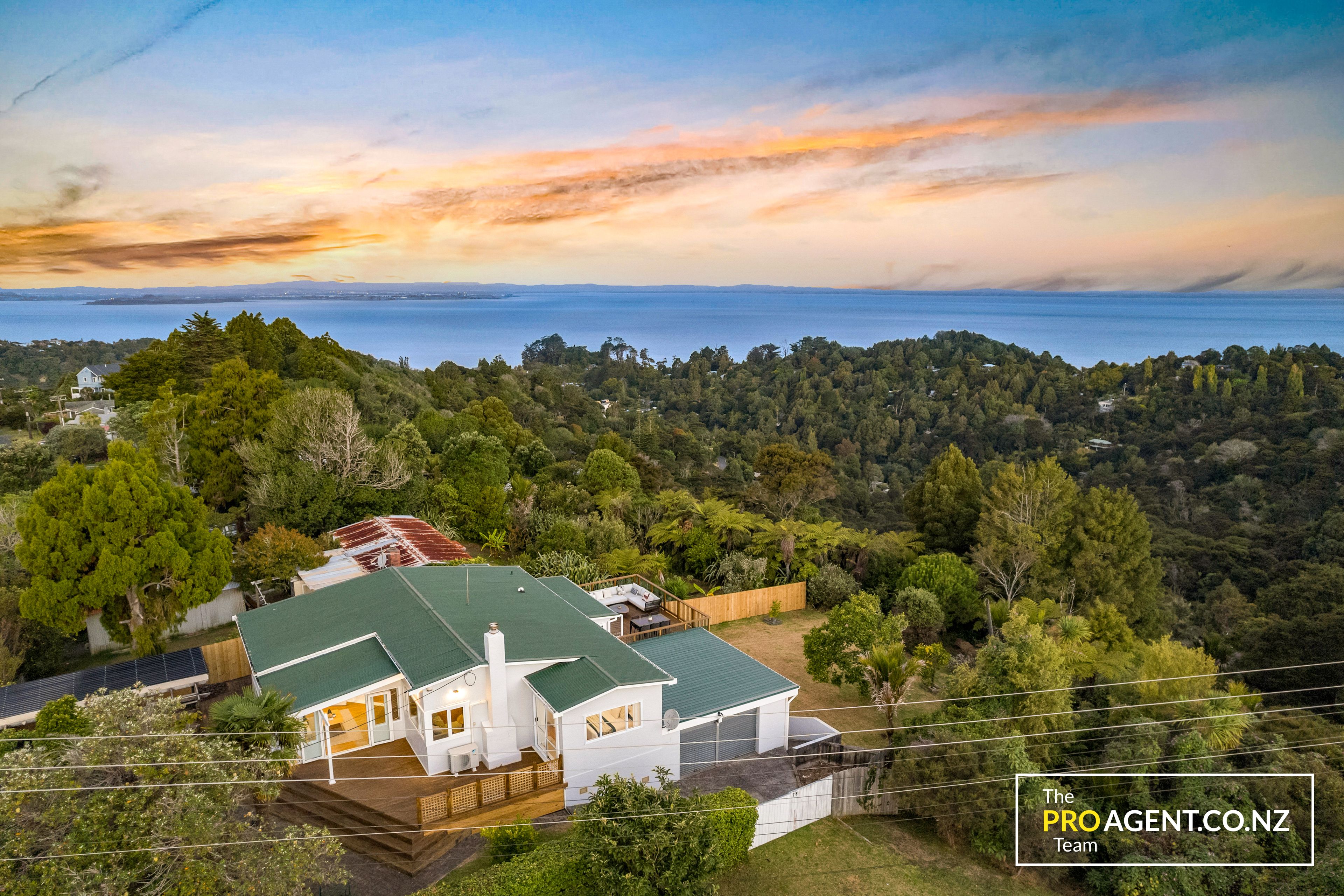 76 Victory Road, Laingholm, Waitakere City