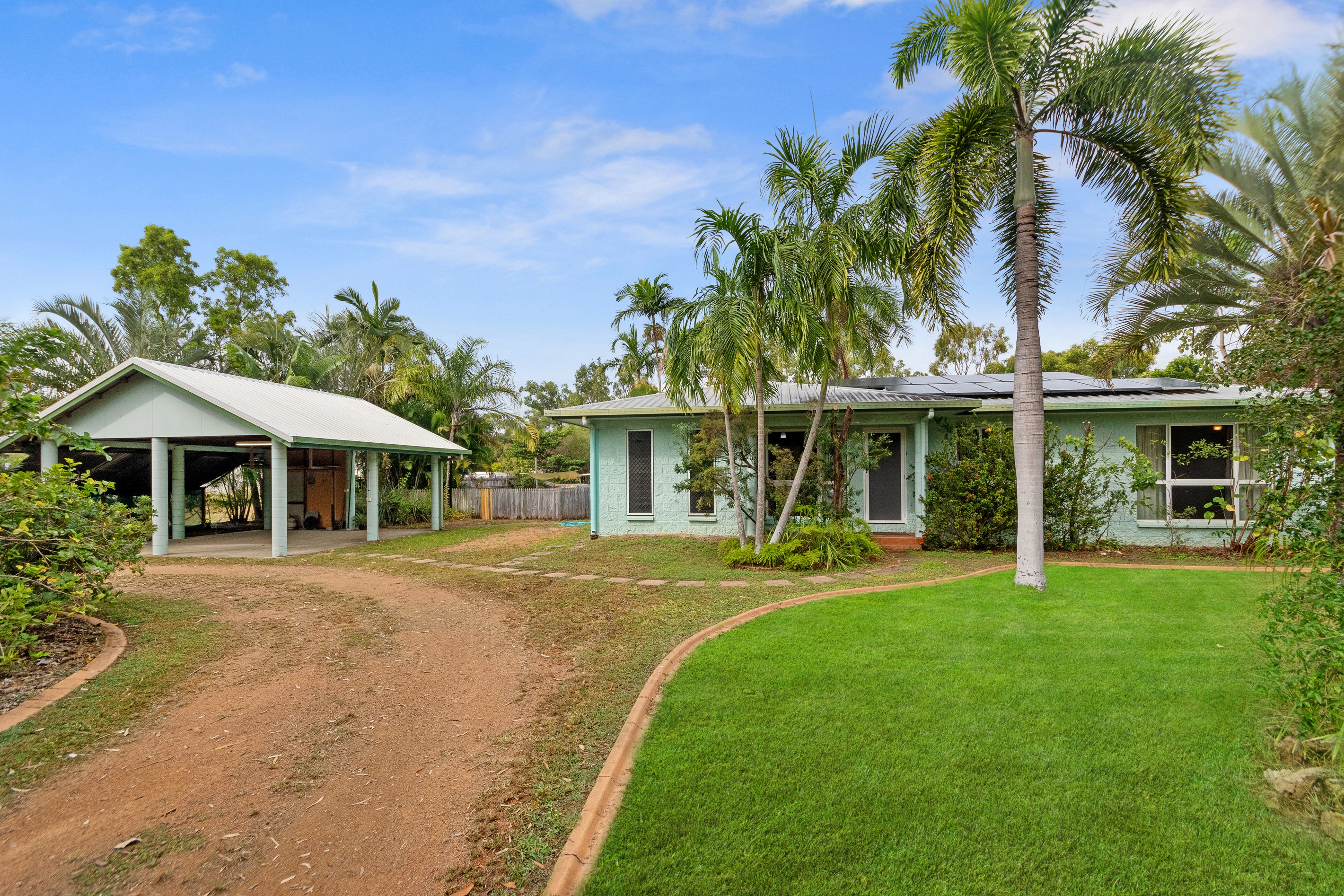 2 Bahama Court, Mount Low, QLD 4818