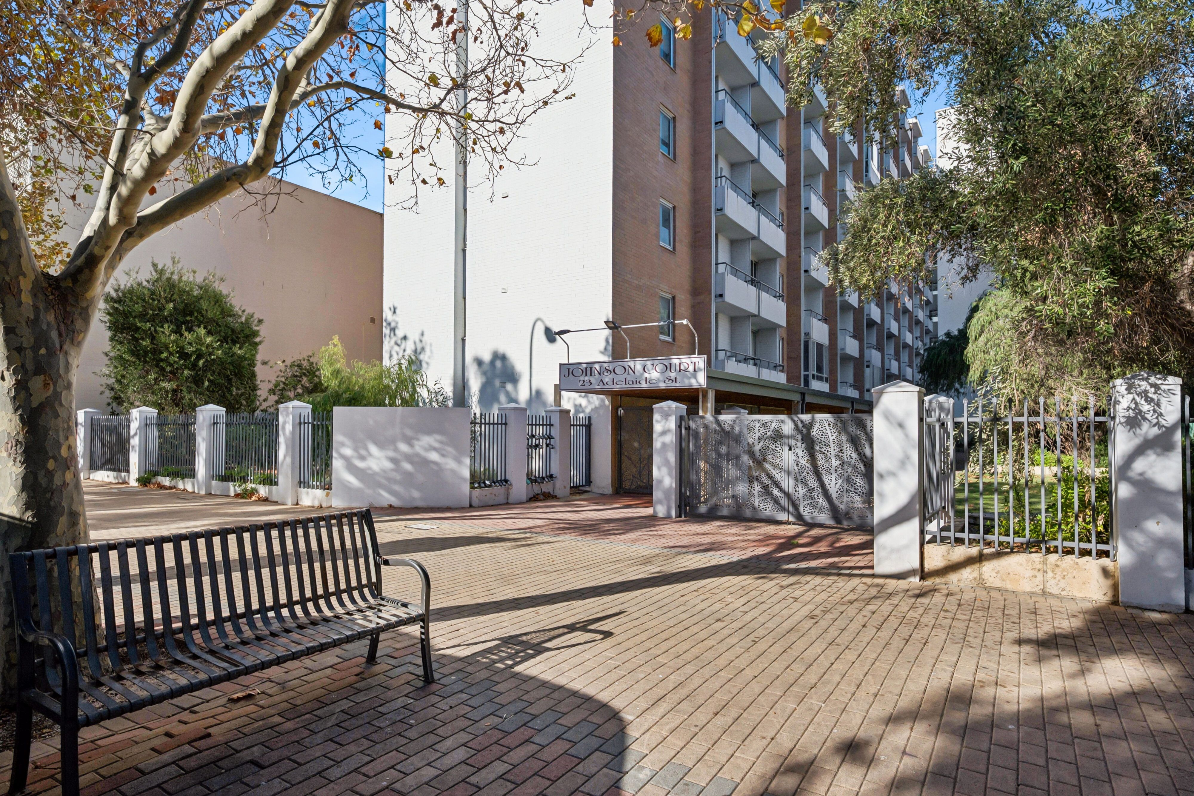 410/23 Adelaide Street — photo 10 of 11