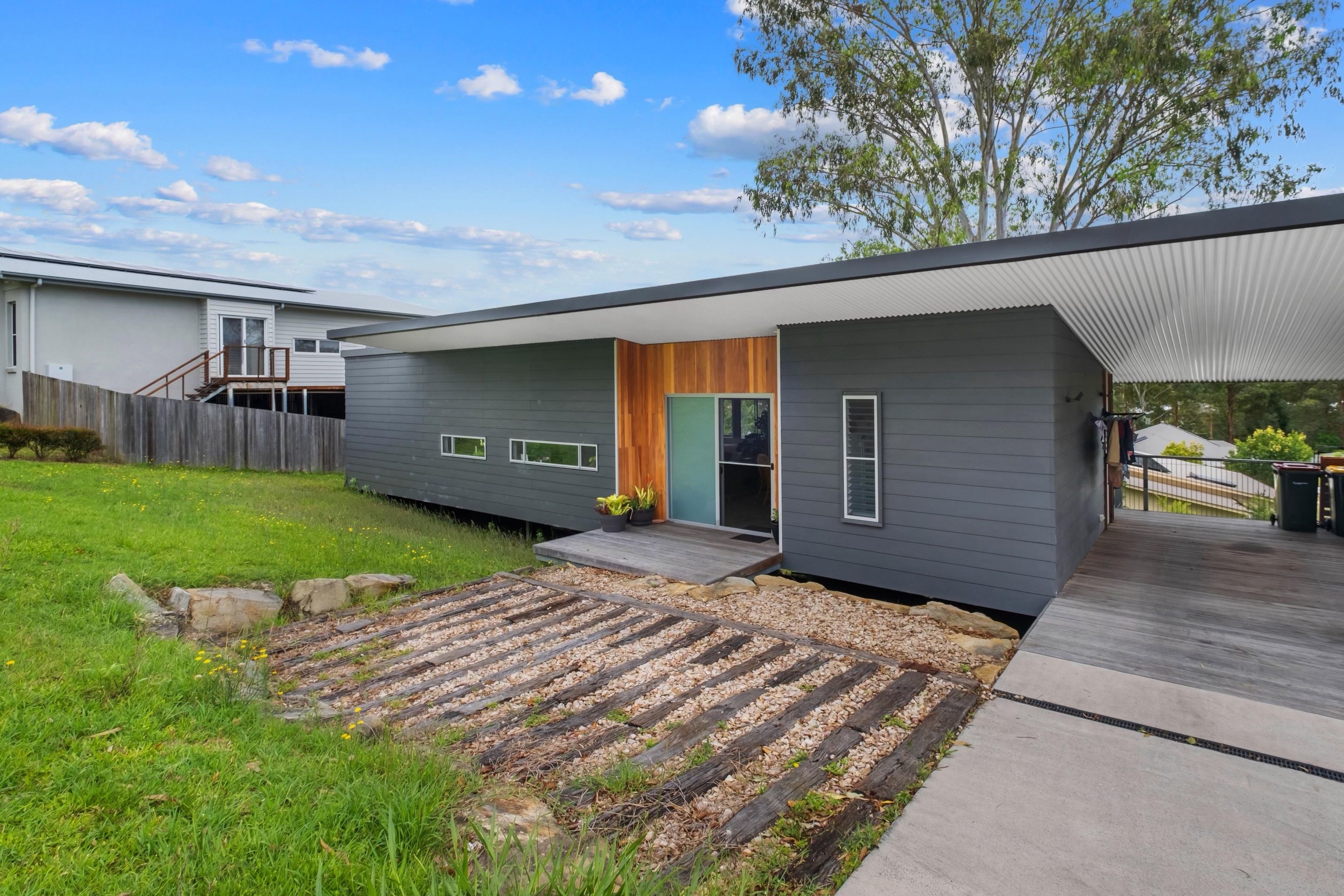 18 Lower Mount Mellum Road, Landsborough, QLD 4550 DuplexSemi