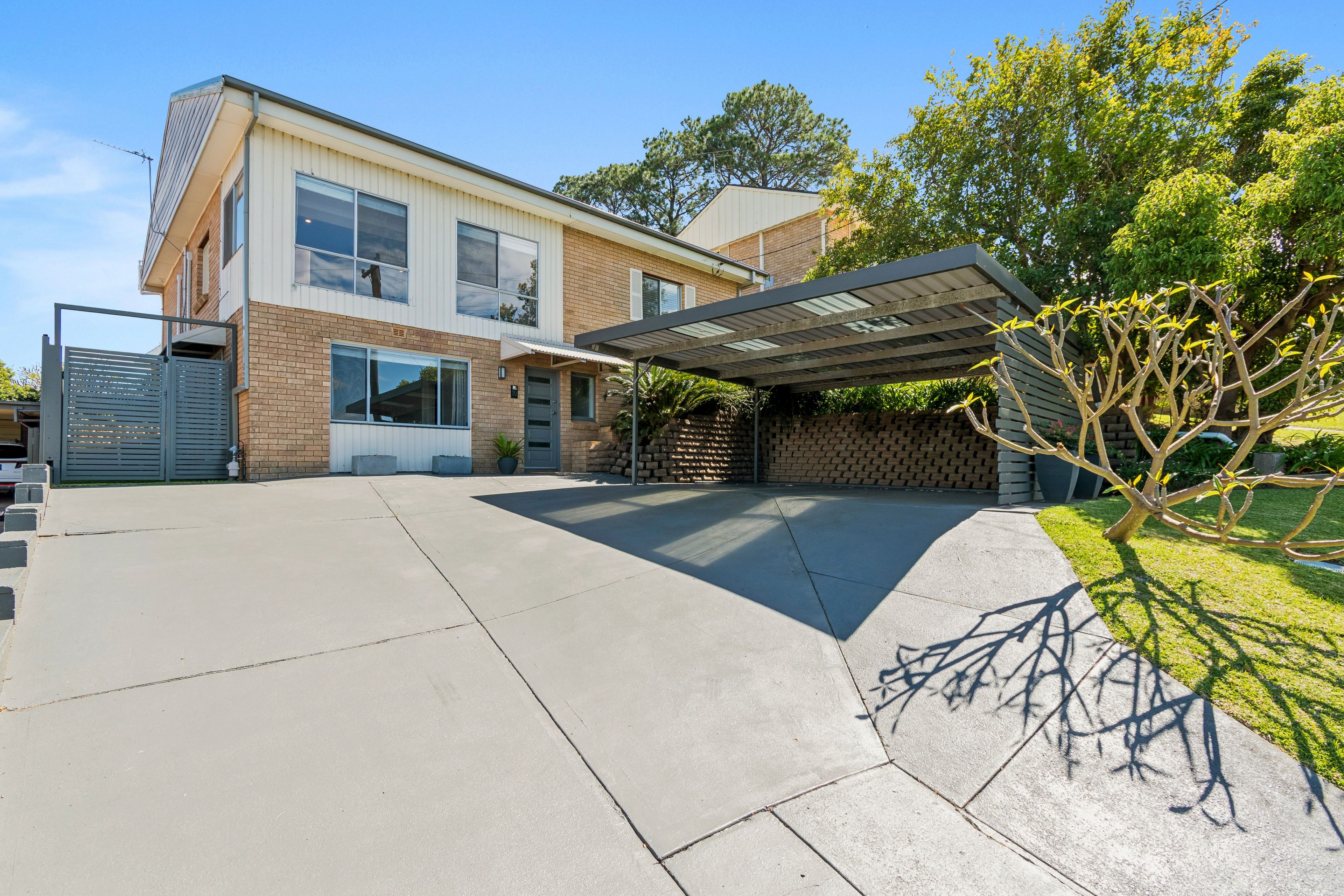 10 Burrows Avenue — photo from Ray White Dapto & Horsley